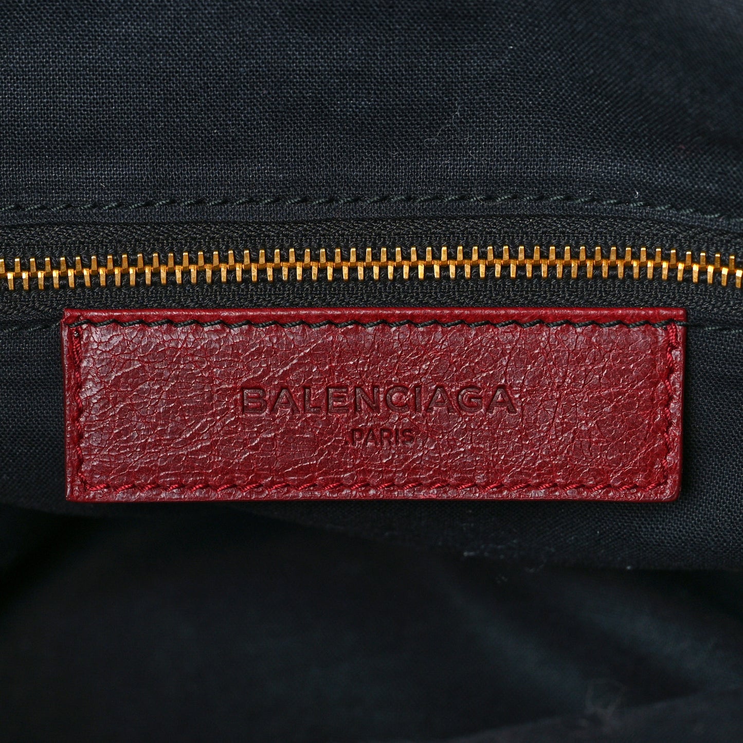 Agneau Giant 12 Gold Hardware Velo Rouge Cerise