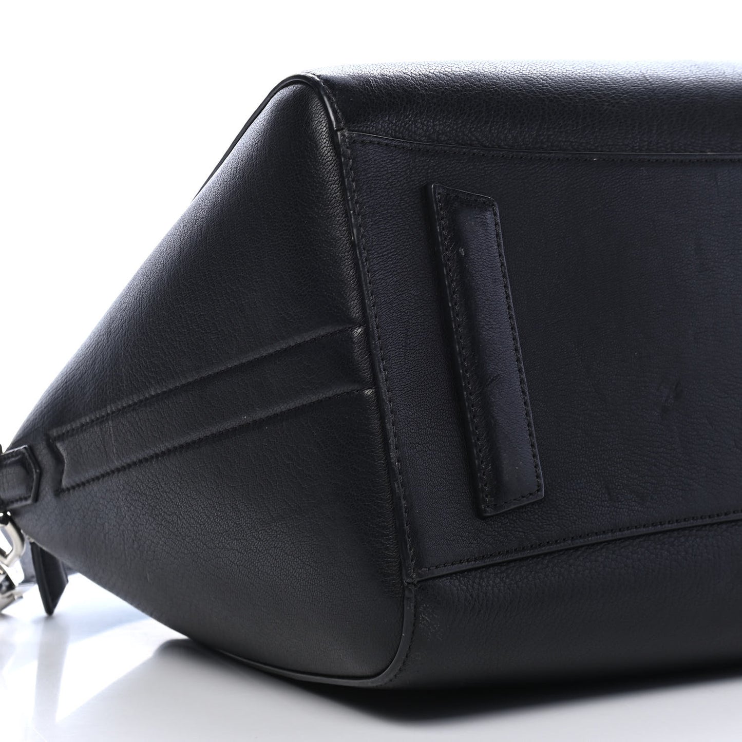 Sugar Goatskin Medium Antigona Black