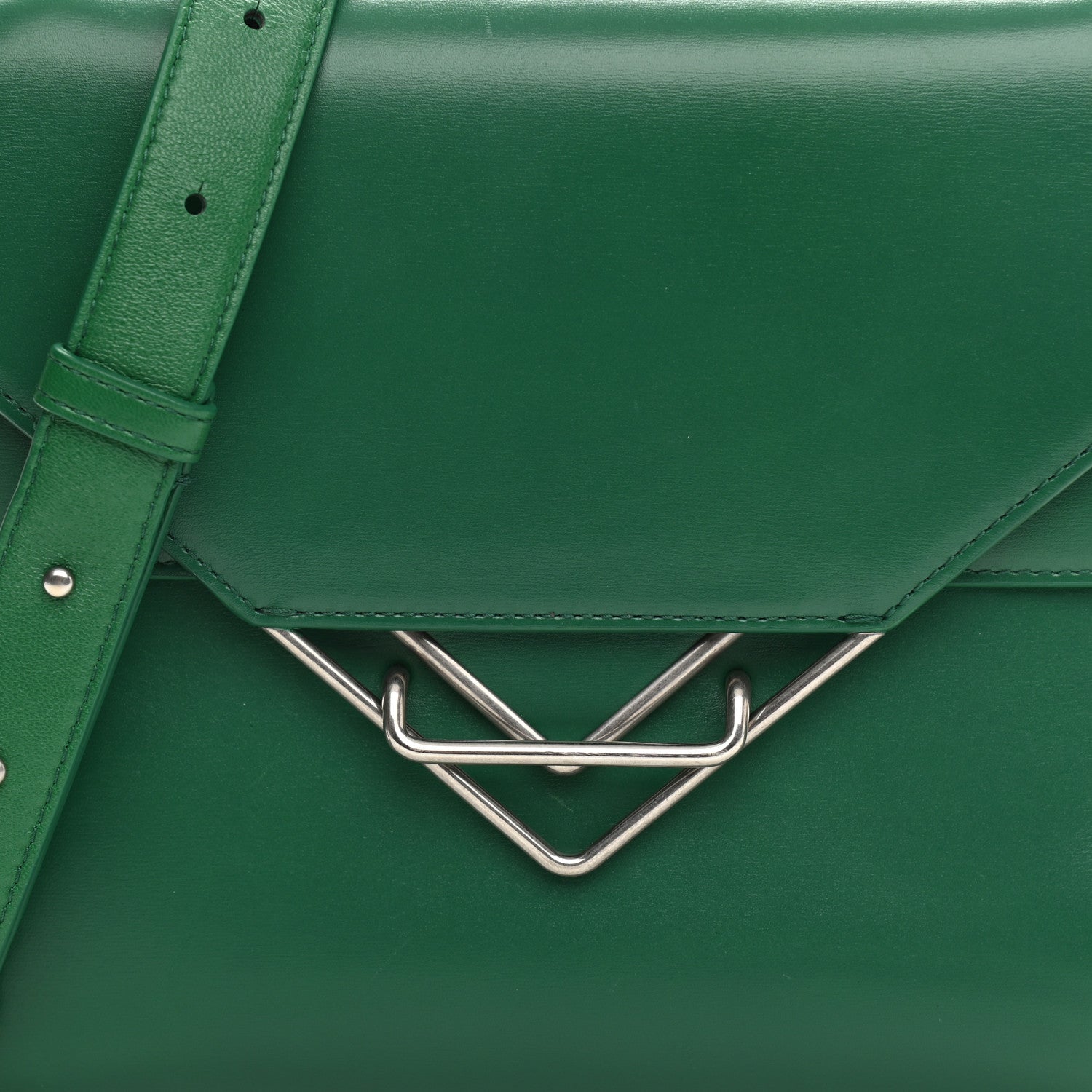 Bottega Veneta Box Calfskin Nappa Clip Bag Racing Green 11 of 16
