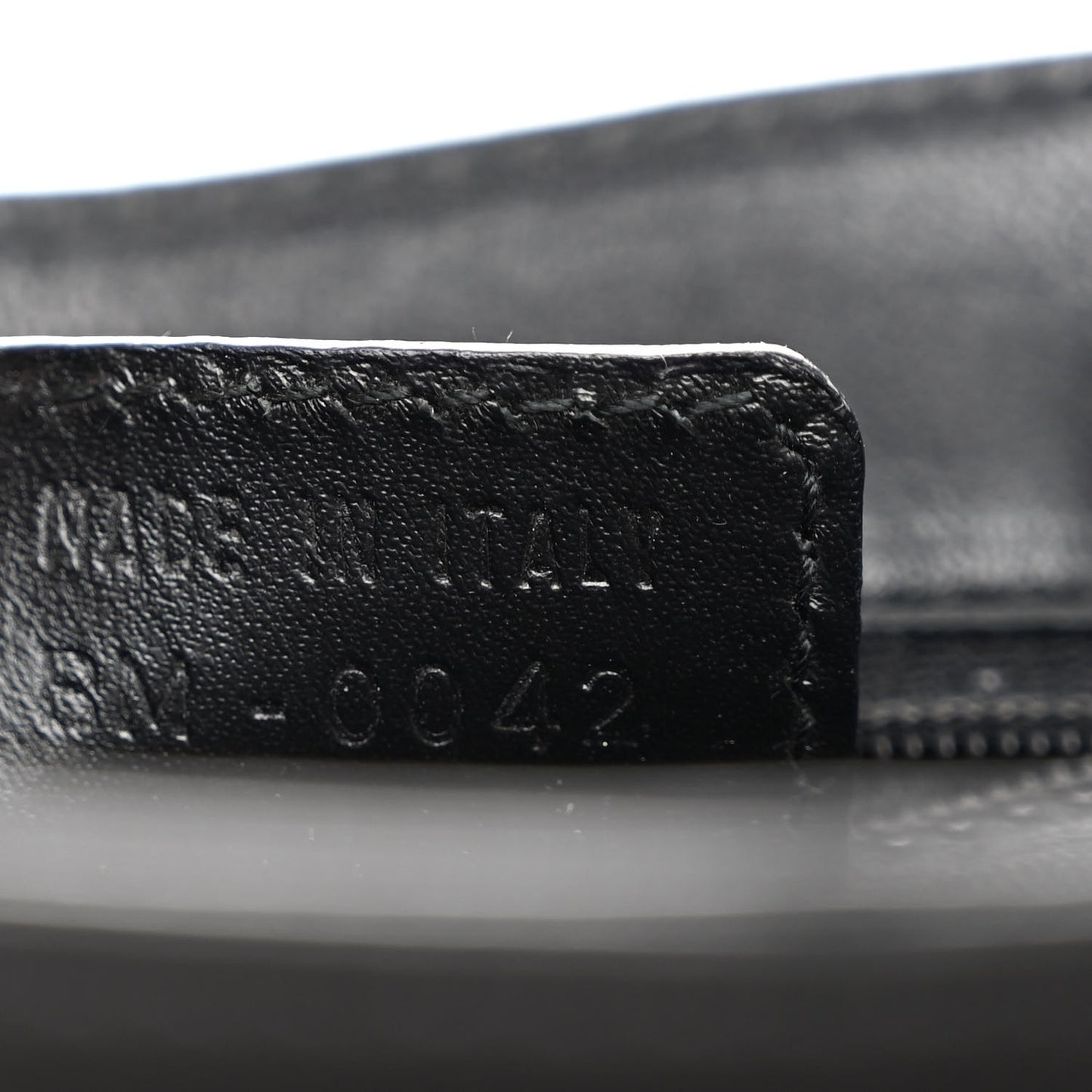 Calfskin Street Chic Messenger Black