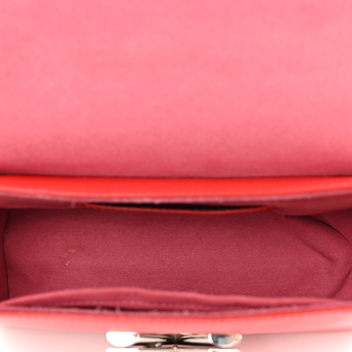 Epi Twist Shoulder Bag MM Coquelicot