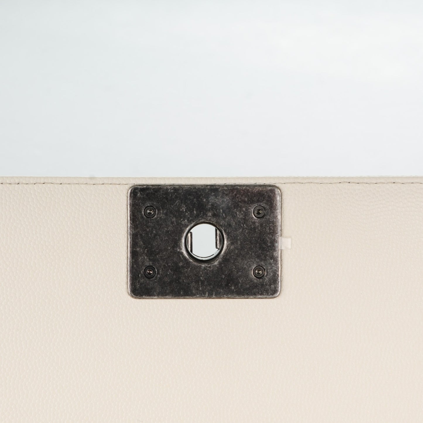 Caviar Quilted Medium Boy Flap Ivory