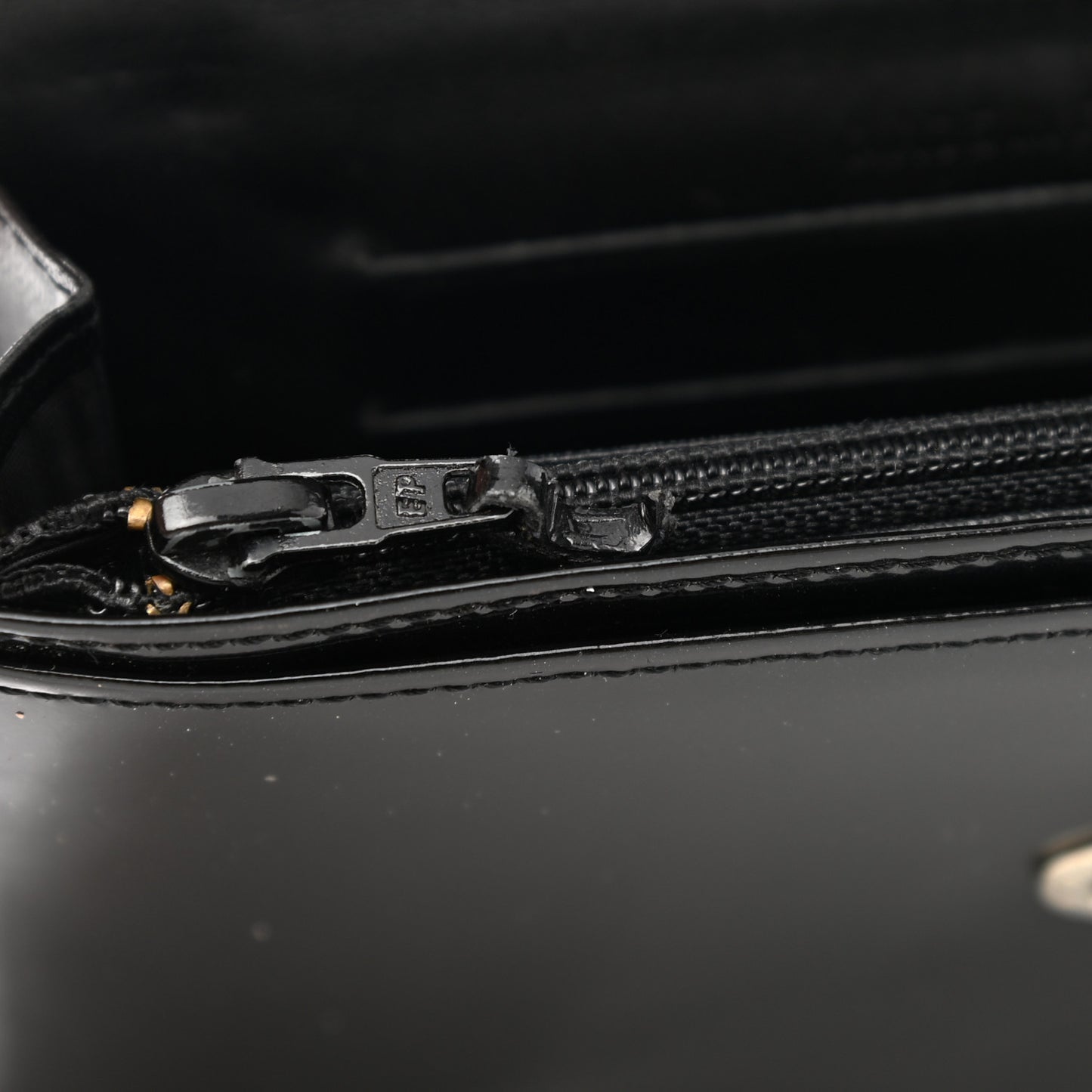 Patent CC Flap Wallet Black