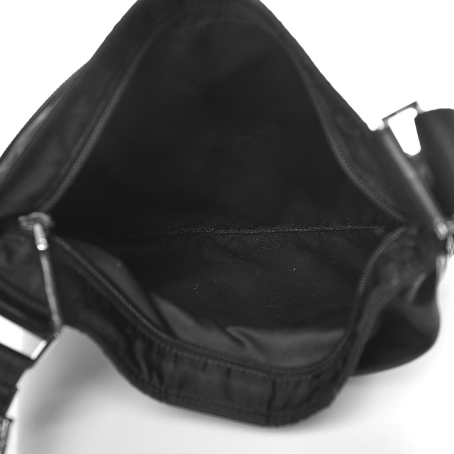 Nylon Flat Messenger Bag Black