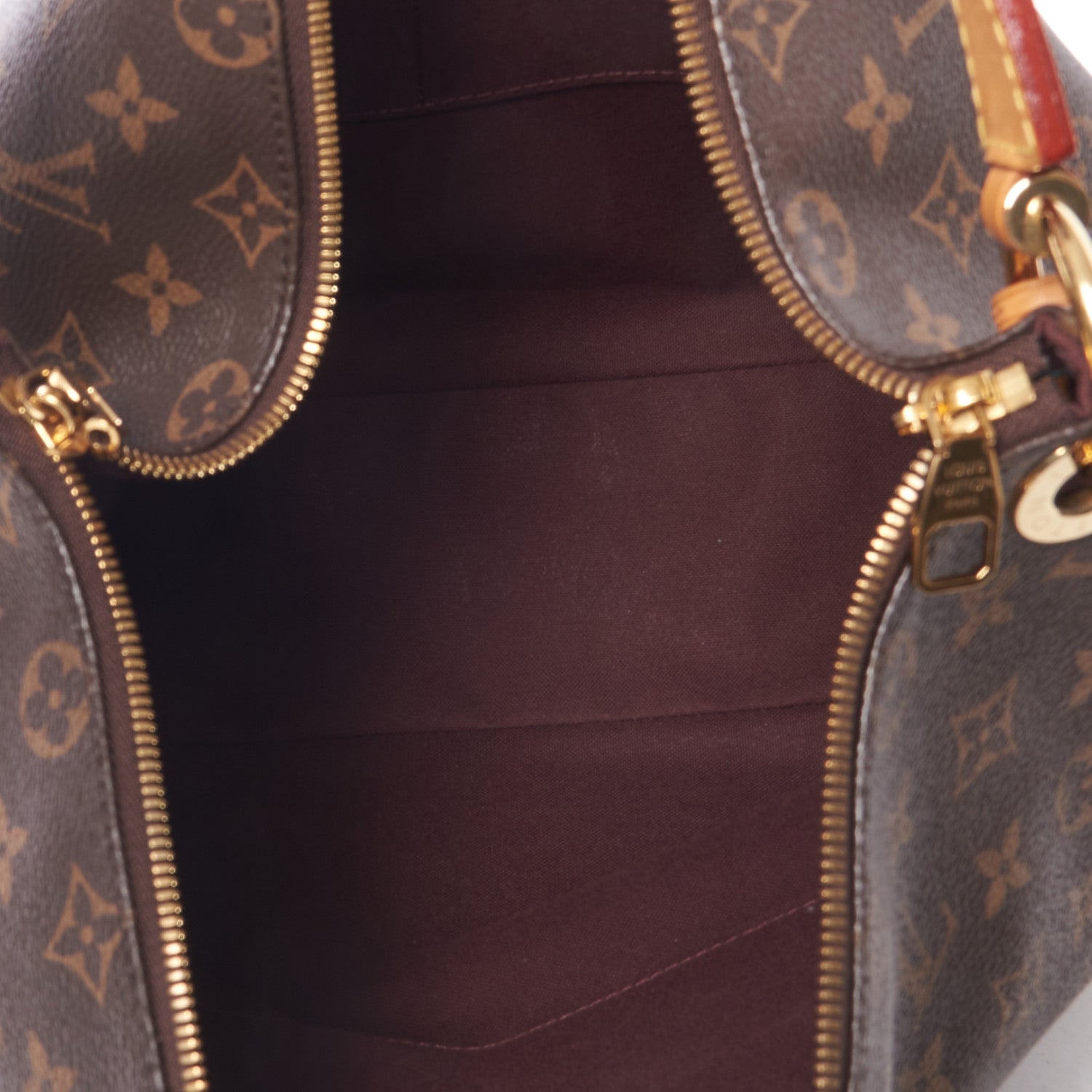 Louis Vuitton Monogram Berri MM 8 of 8