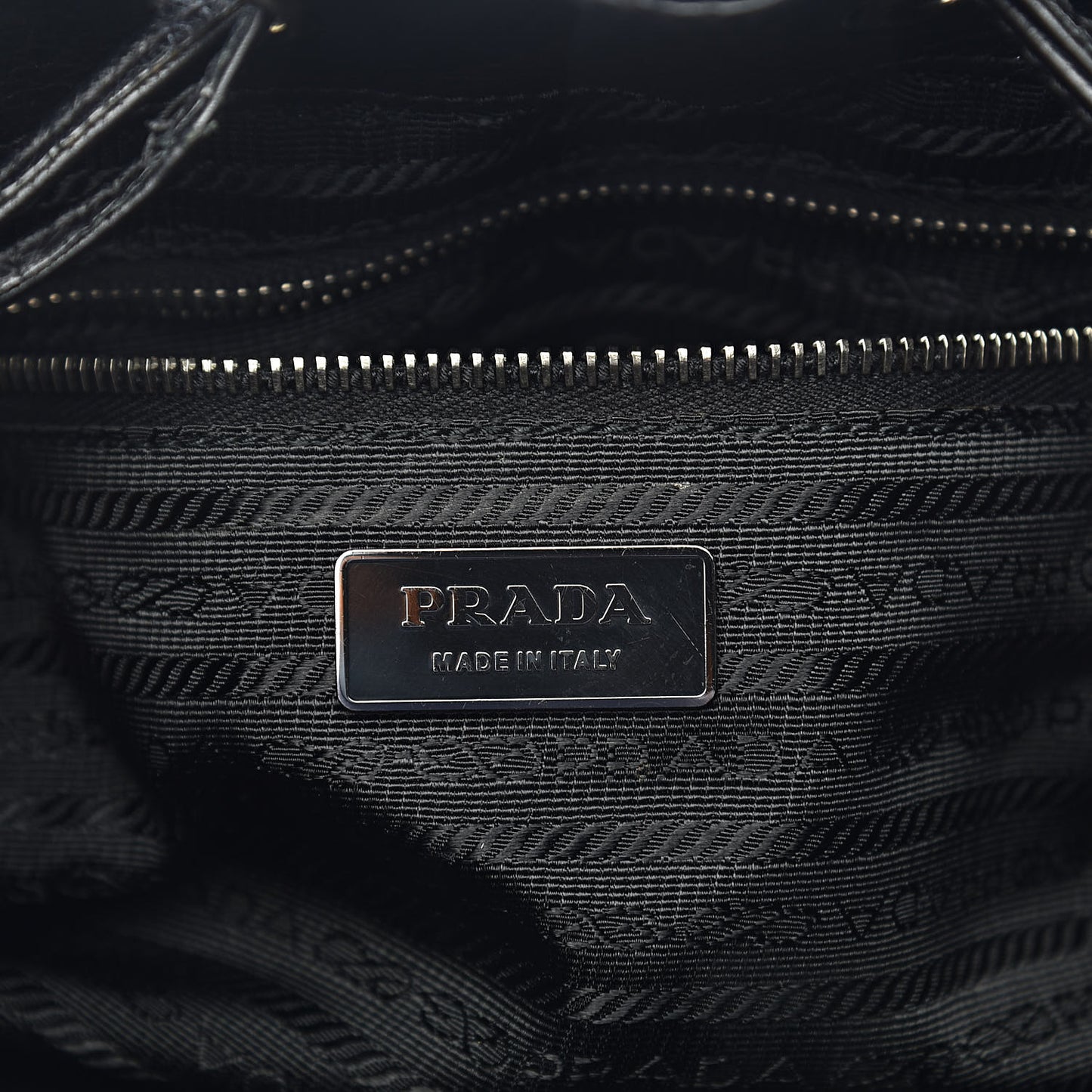 Vitello Daino Drawstring Bucket Black