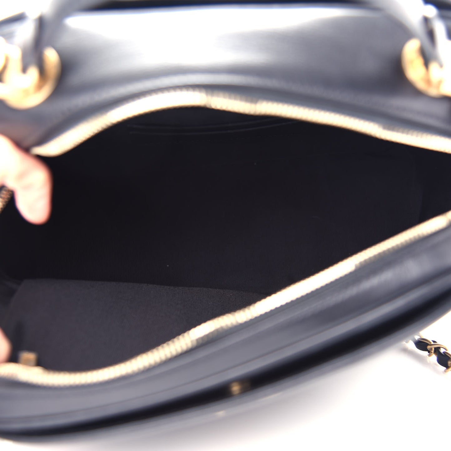 Calfskin Quilted CC Medium Vanity Case Black