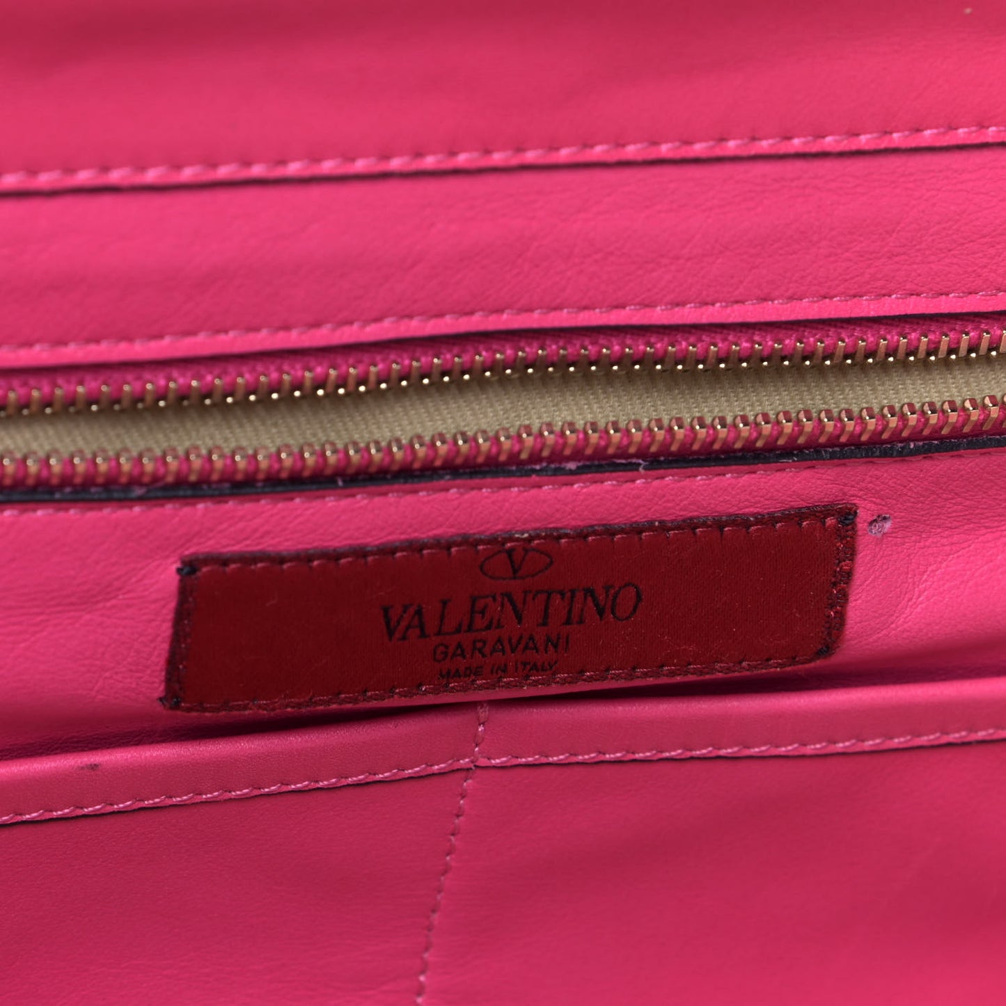 Vitello Medium Rockstud Tote Pop Fuxia