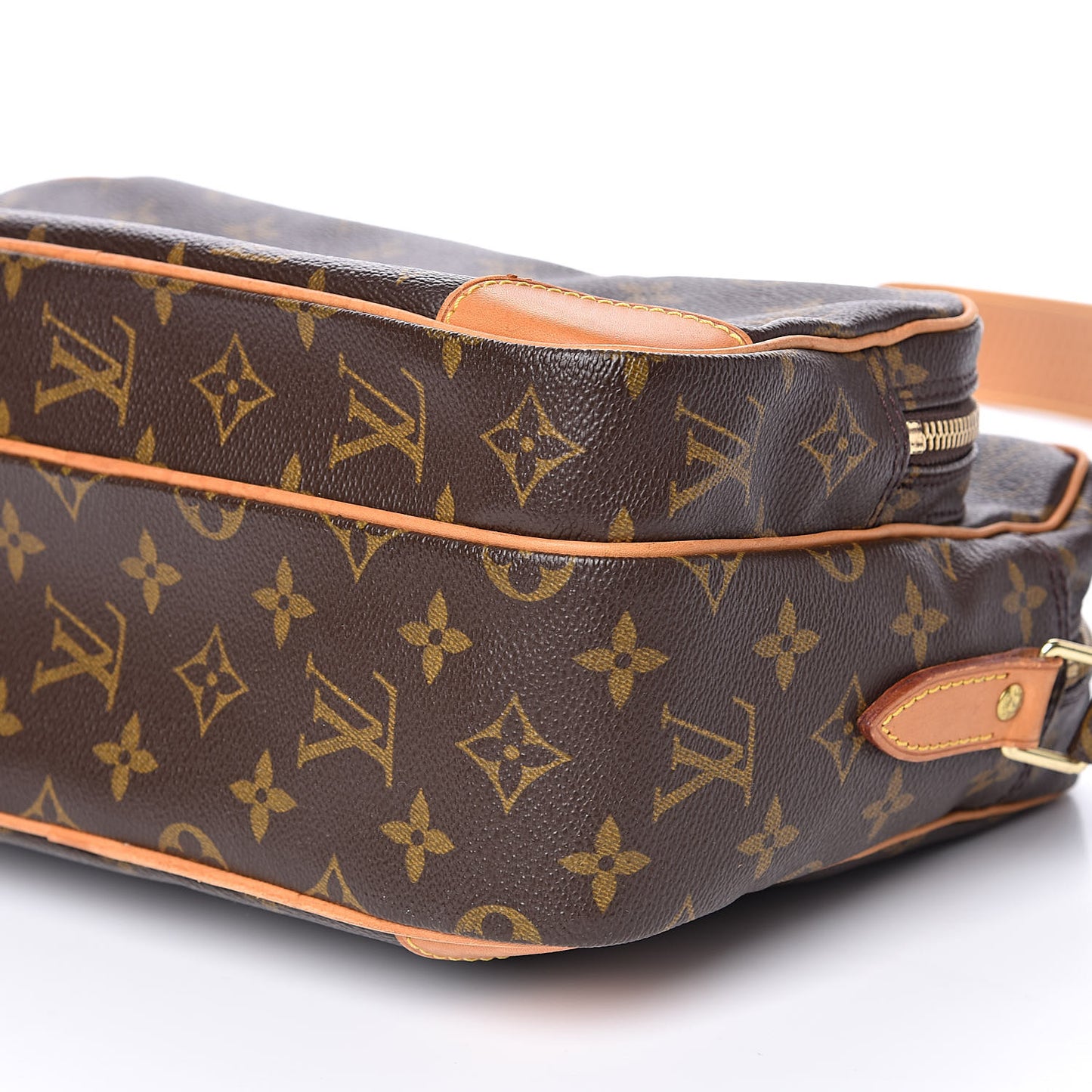 Monogram Nil 28