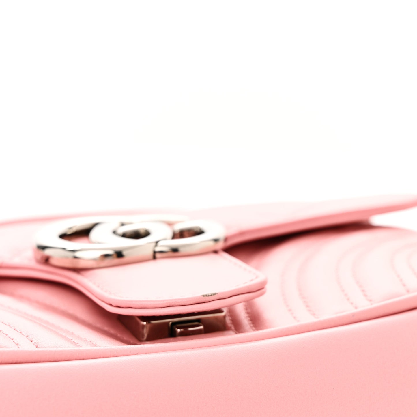 Calfskin Matelasse Small GG Marmont Shoulder Bag Wild Rose