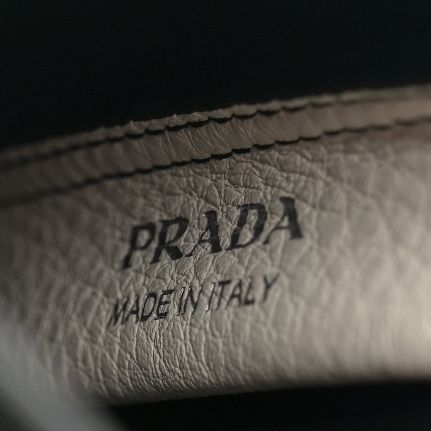 Vitello Daino Soft Mini Dynamique Tote Talco Black