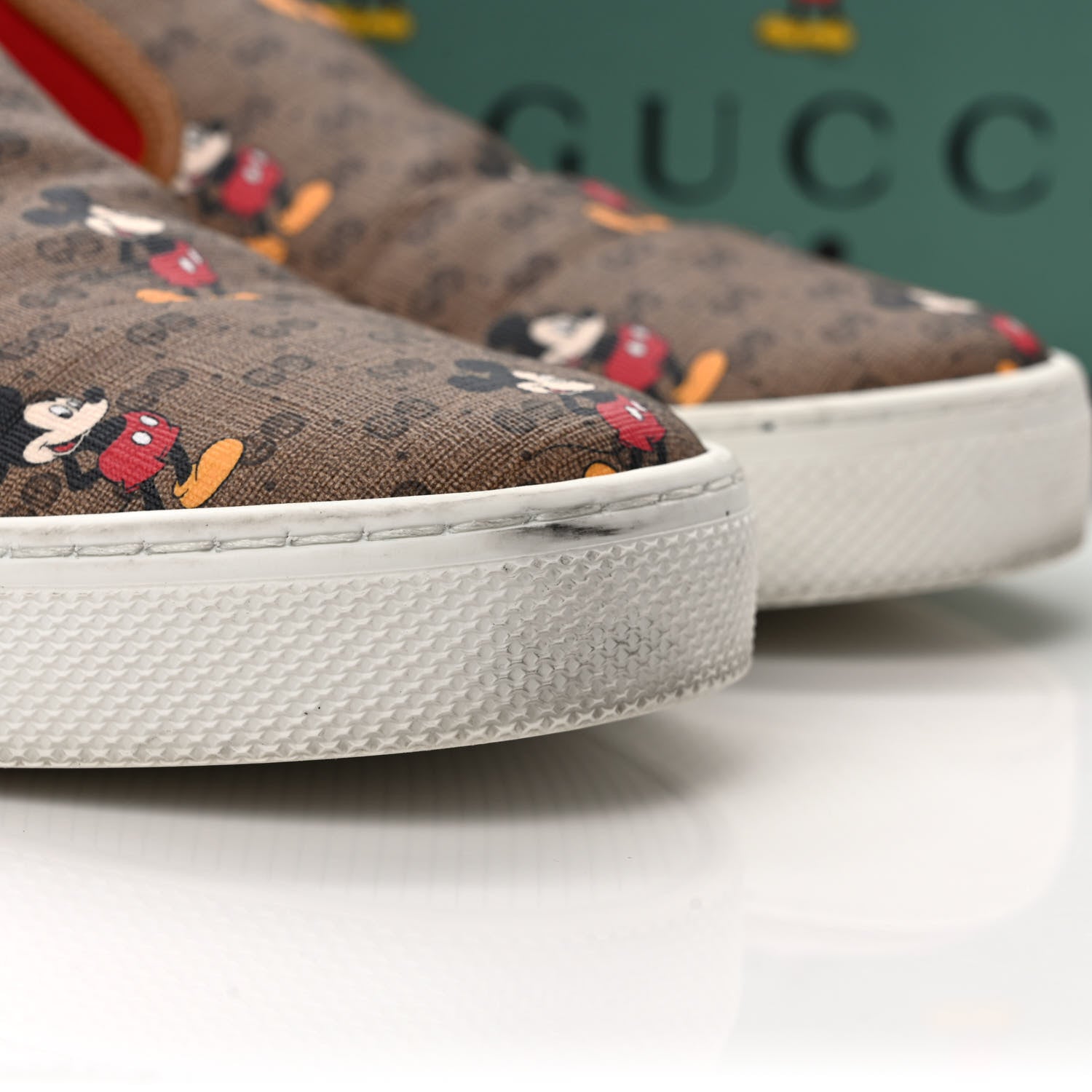 Gucci X DISNEY Mini Vintage GG Supreme Monogram Mickey Mouse Mens Slip-On Sneakers 9 Beige Vintage Sun Oil 9 of 10