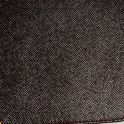 Louis Vuitton Taiga Viktor Messenger Bag Acajou 8 of 8