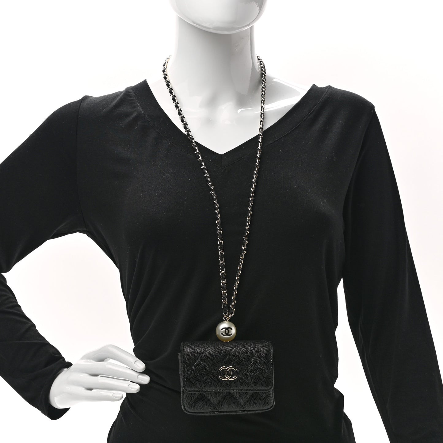 Caviar Quilted Pearl Card Holder On Chain Black