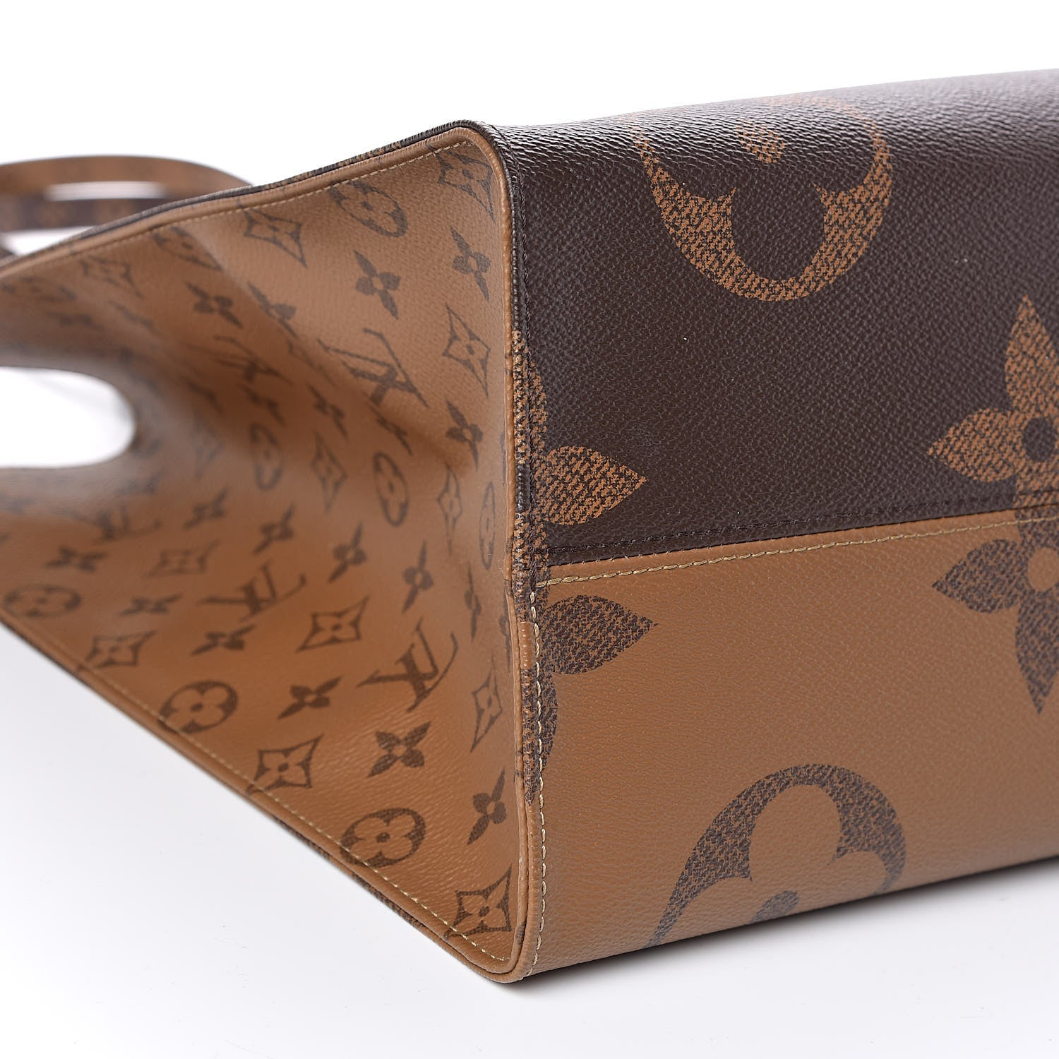 Louis Vuitton Reverse Monogram Giant Onthego GM 9 of 12