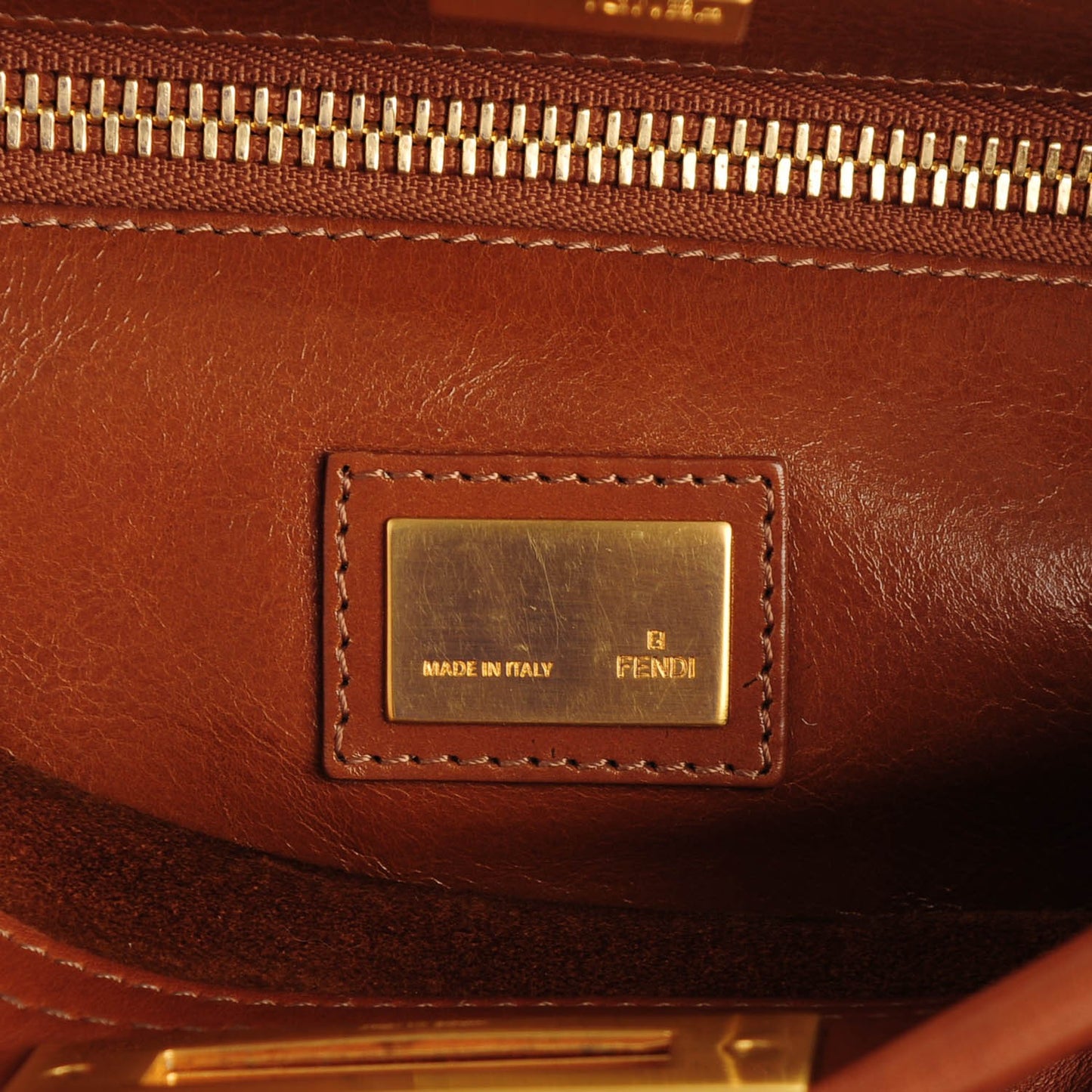 Vitello Saddle Medium Peekaboo Iconic Satchel Siena