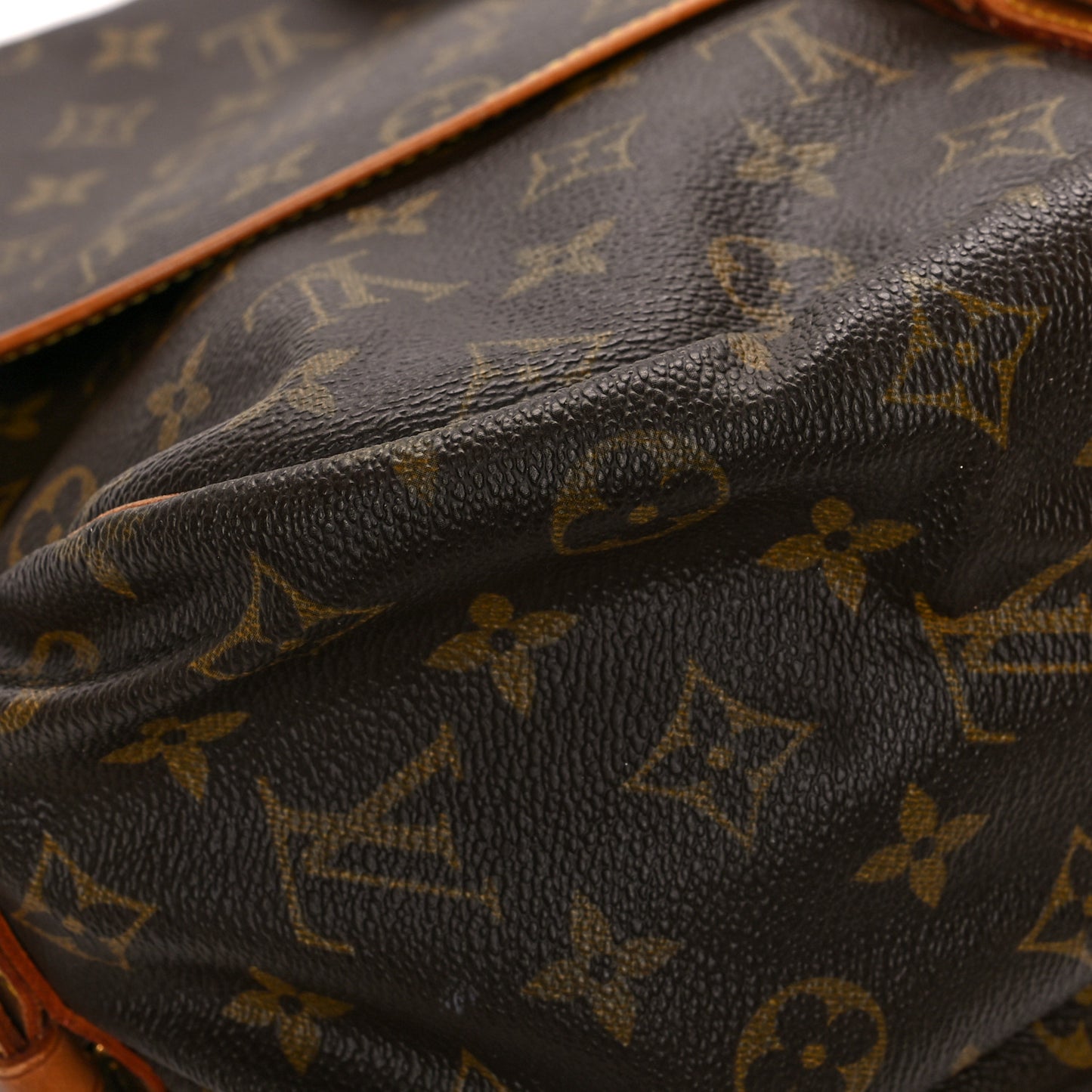 Monogram Saumur 35