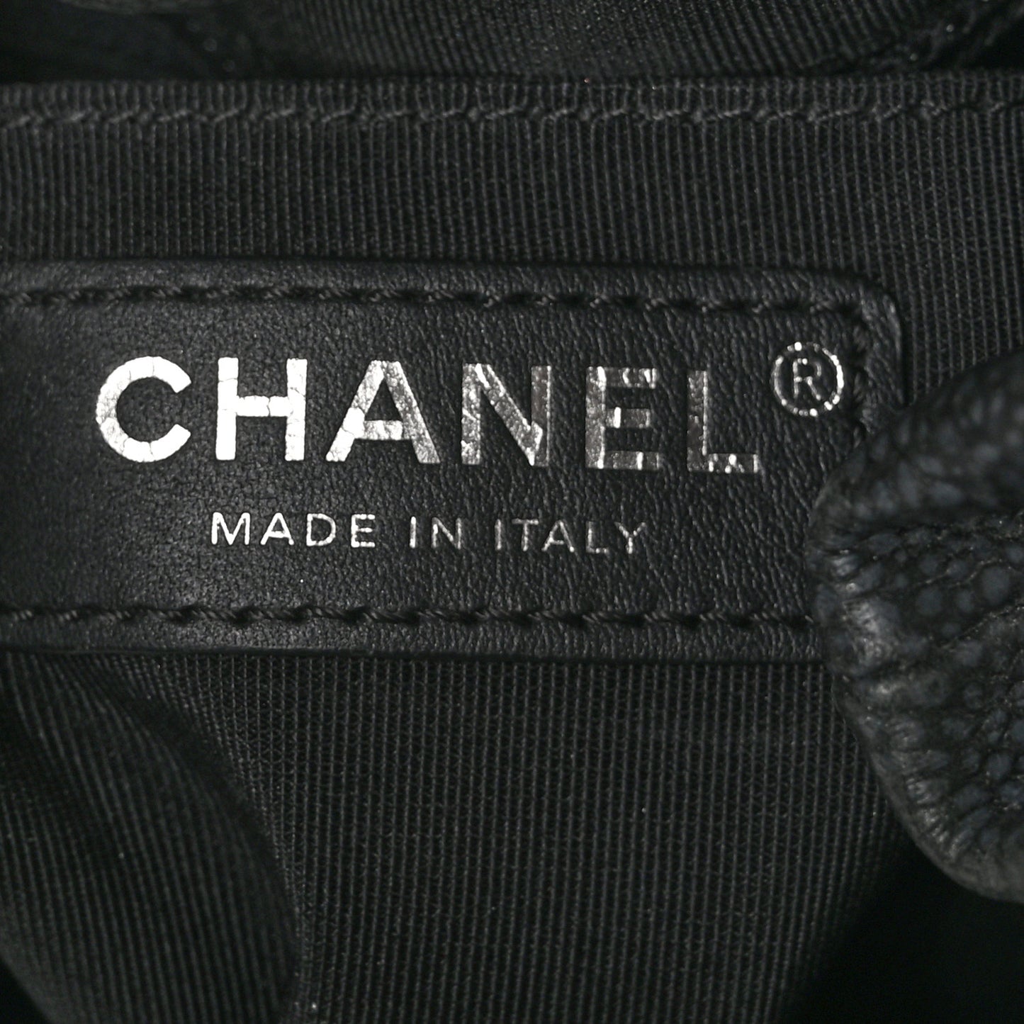 Caviar Flat Quilted CC Chain Bucket Drawstring Bag Black