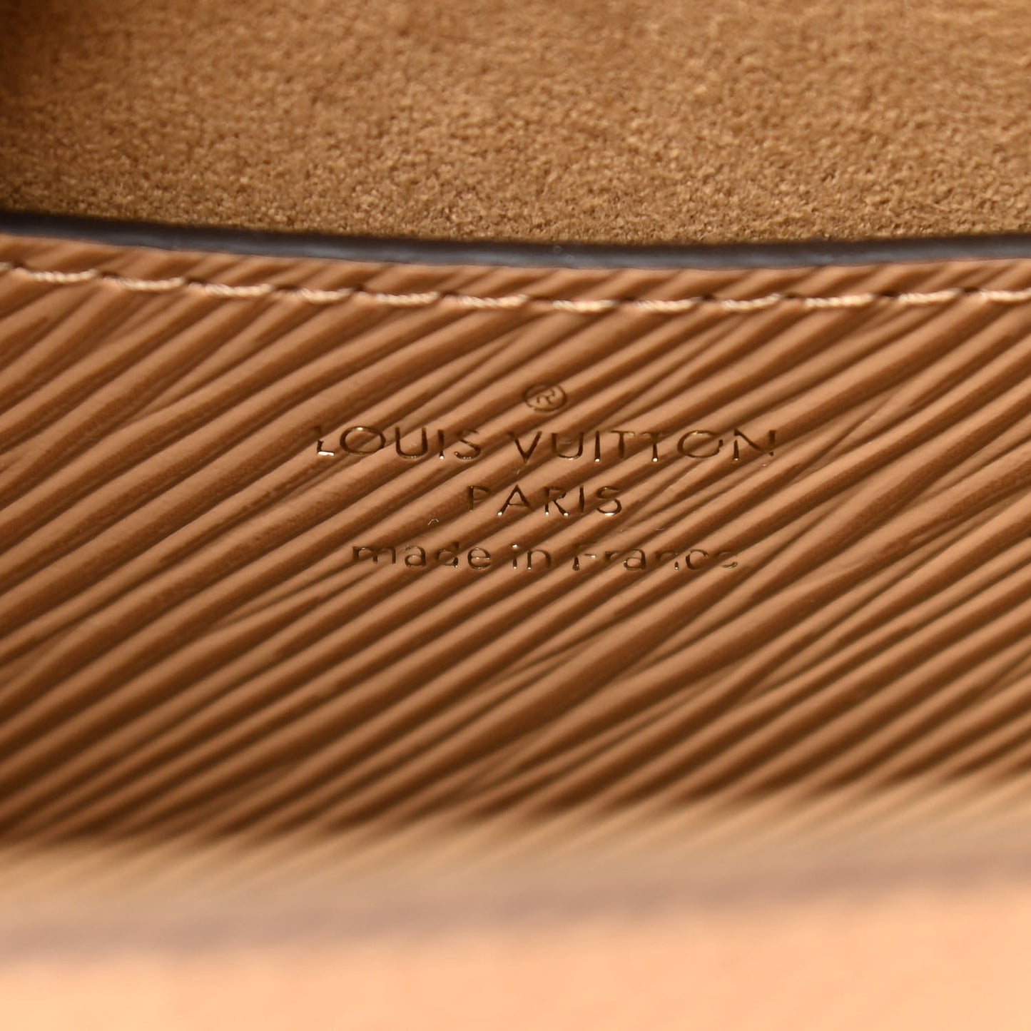 Epi Twist Shoulder Bag MM Camel