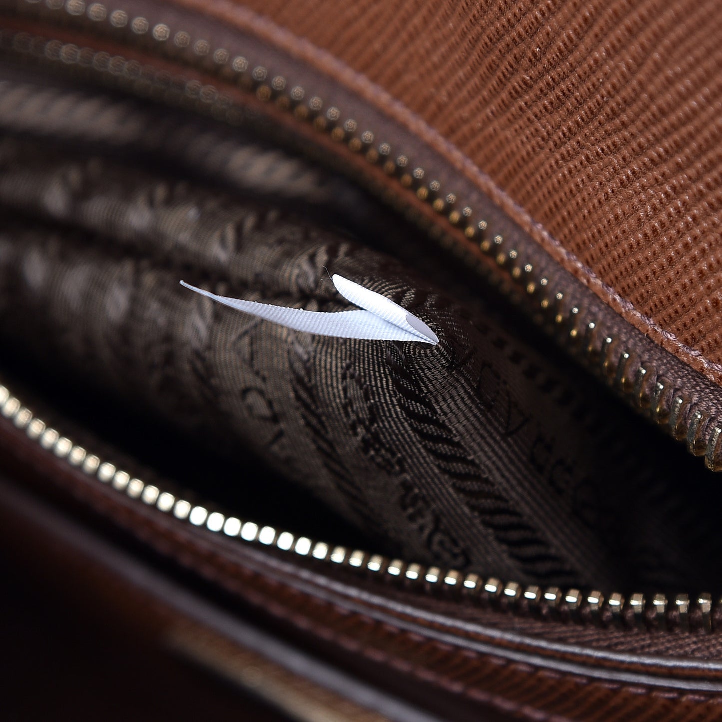 Saffiano Cuir Top Handle Dome Tote Palissandro
