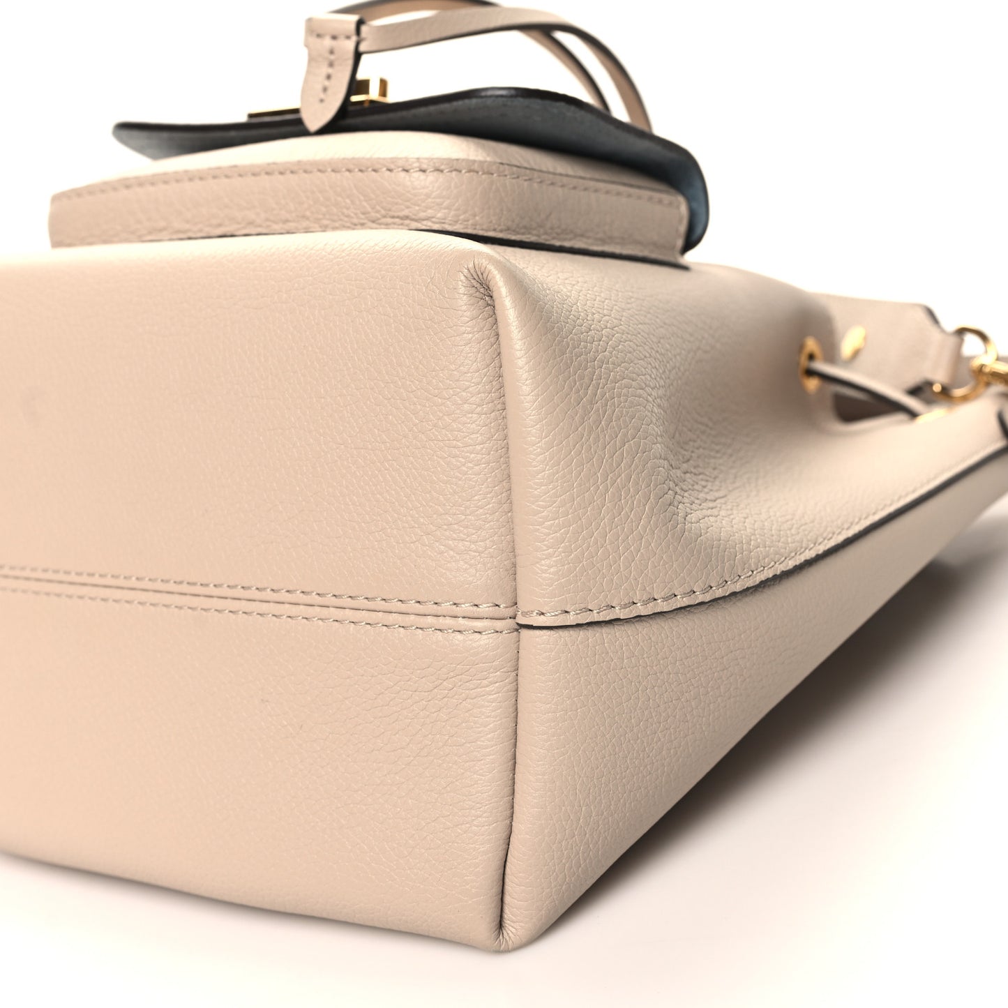 Calfskin Lockme Bucket MM Greige