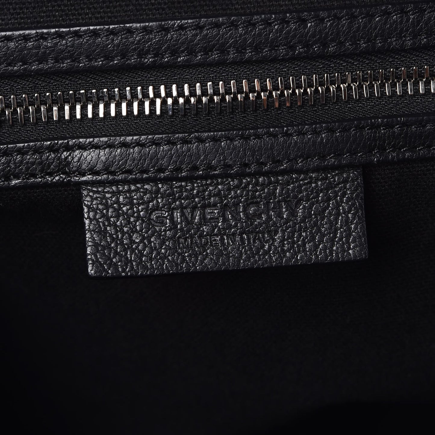 Sugar Goatskin Medium Antigona Black