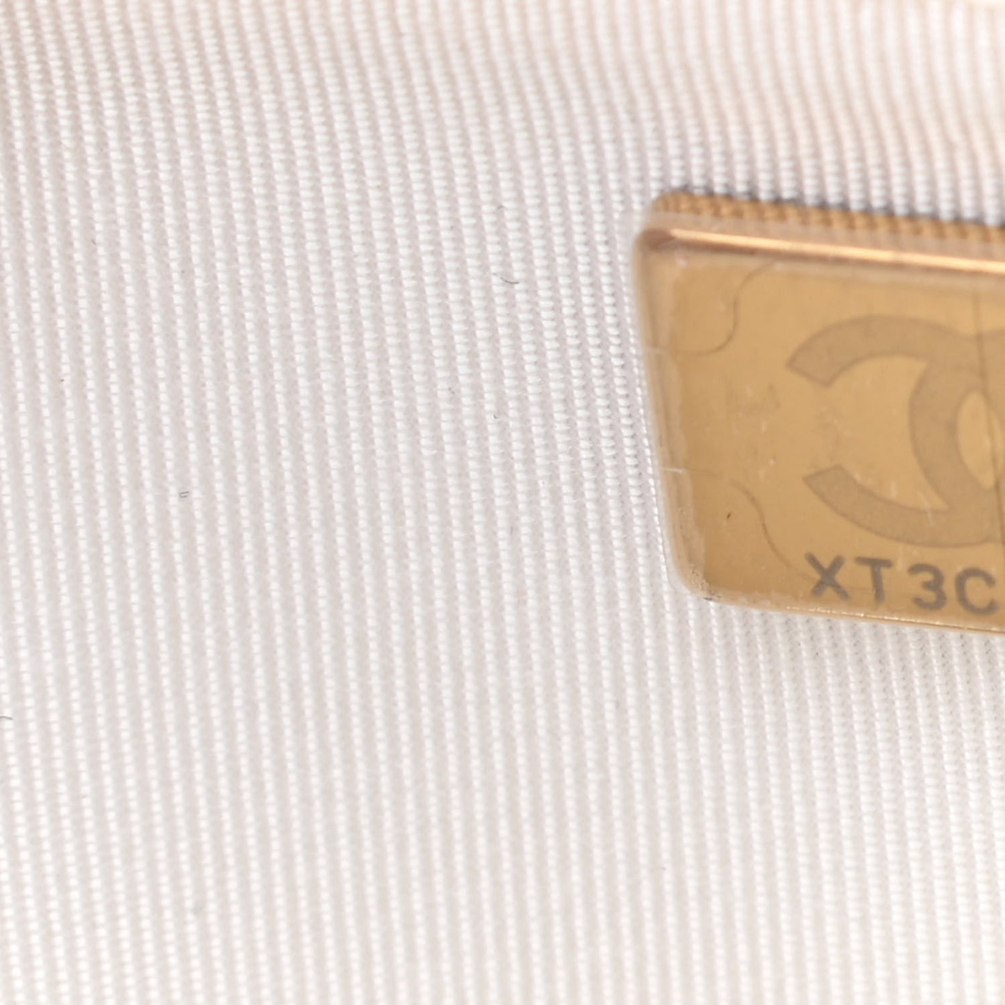 Caviar Quilted Wallet On Chain WOC White