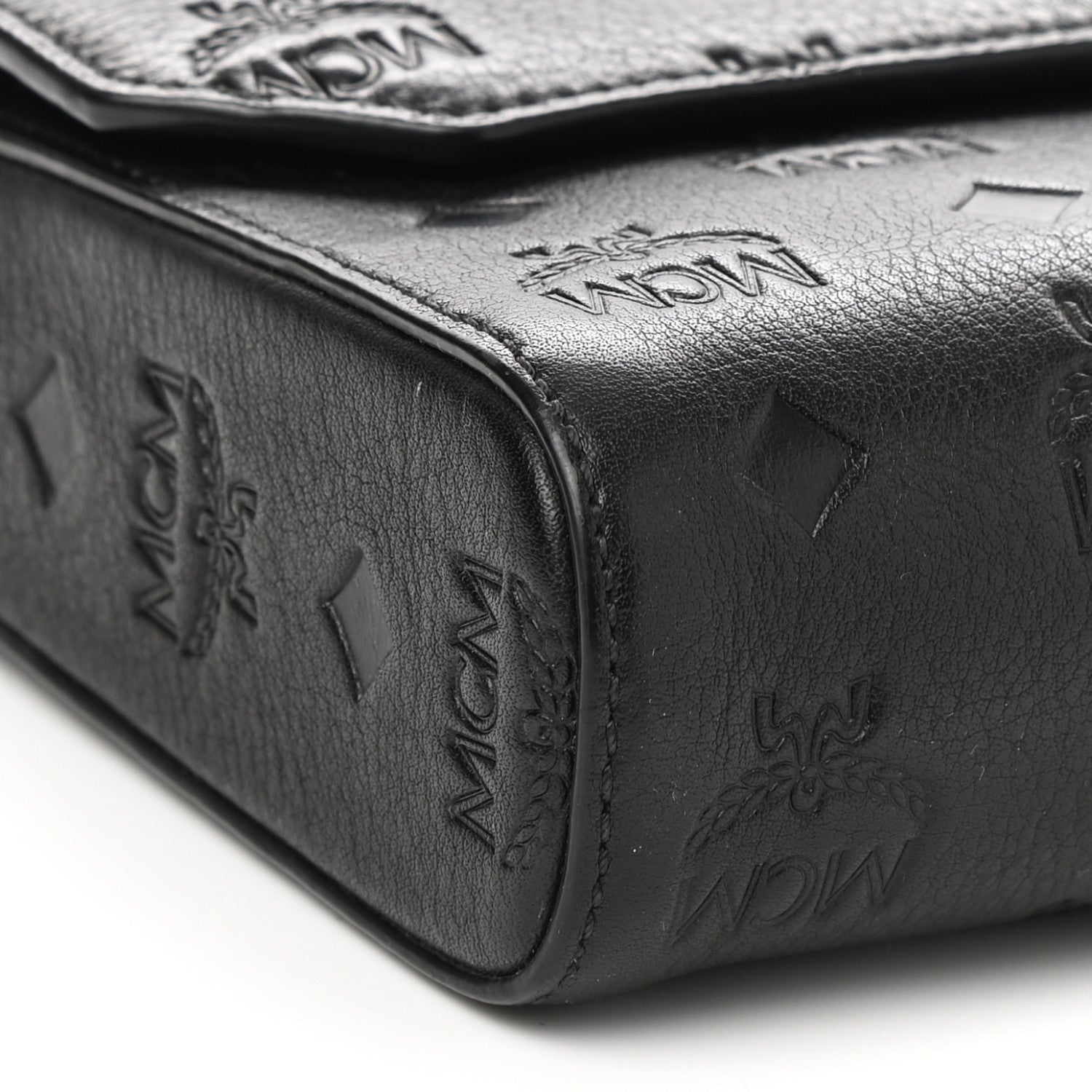 MCM Calfskin Ottomar Wallet On Chain Black 9 of 10