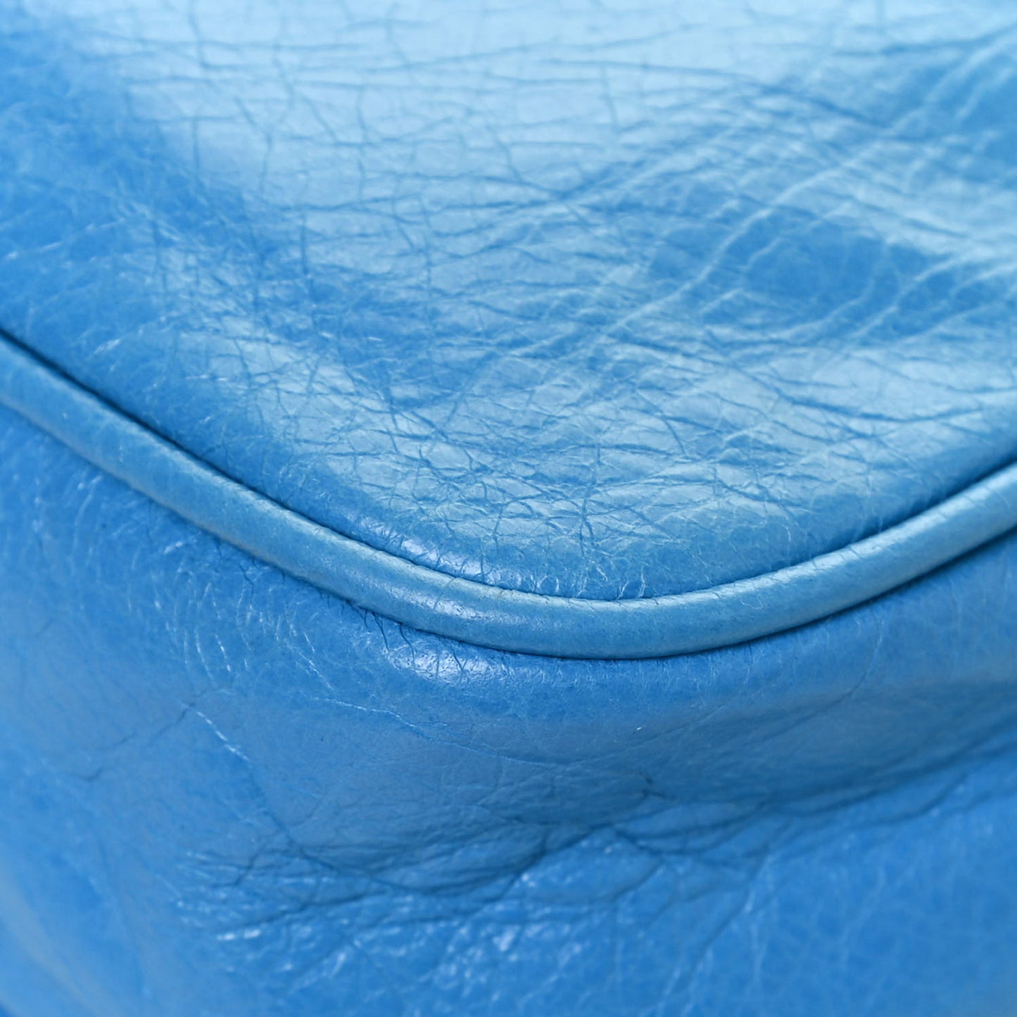 Agneau Classic Gold Hardware Hip Bleu Azur Clair