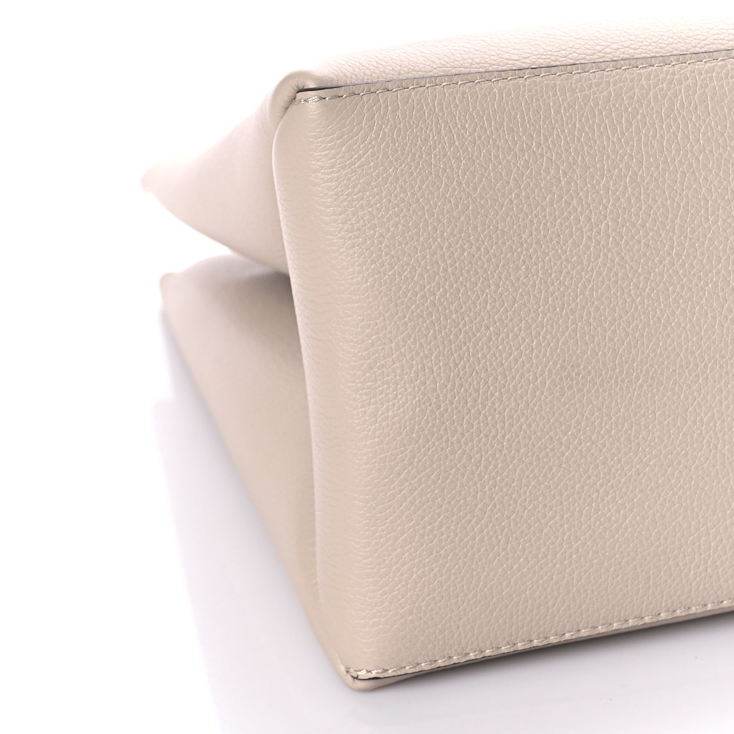 Grained Calfskin Lockme Shopper Greige