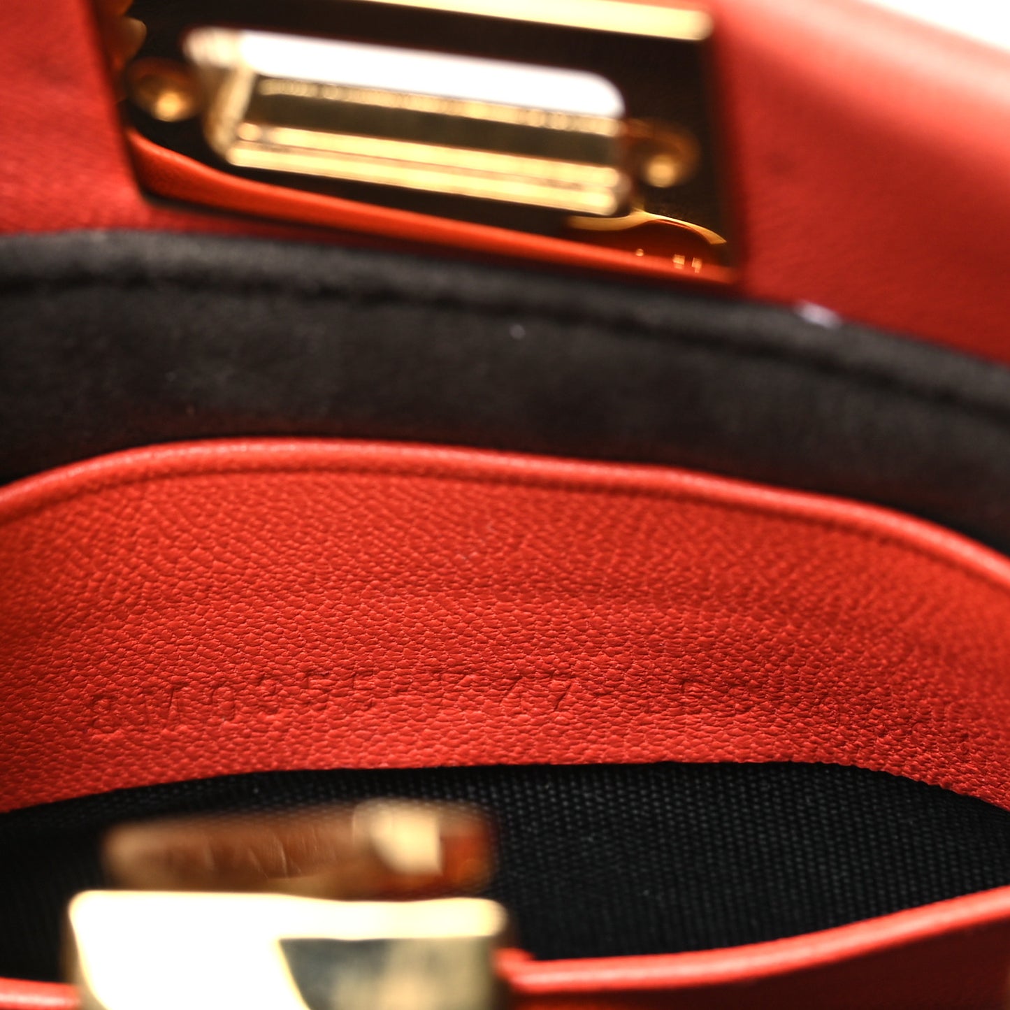 Shiny Nappa Micro Peekaboo Iconic Satchel Rosso Pimento
