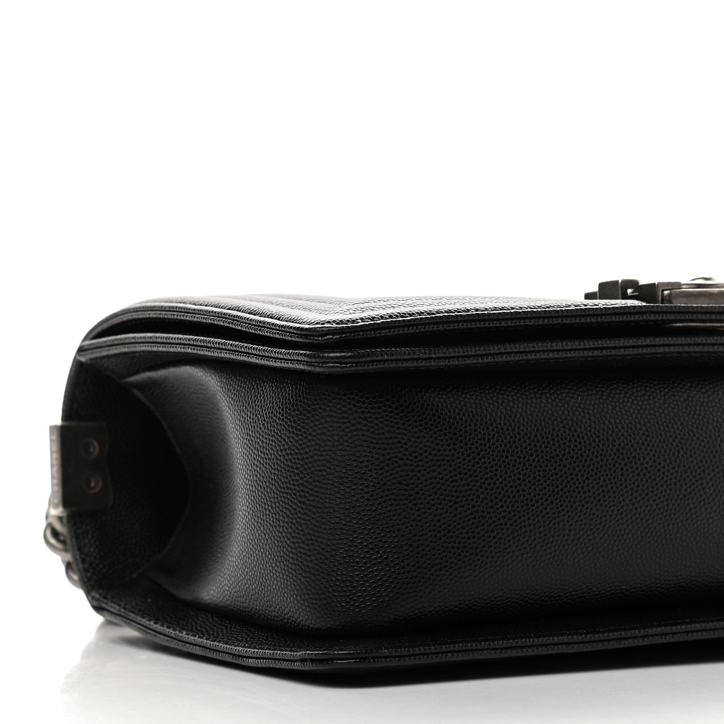 Caviar Quilted Medium Boy Flap Black