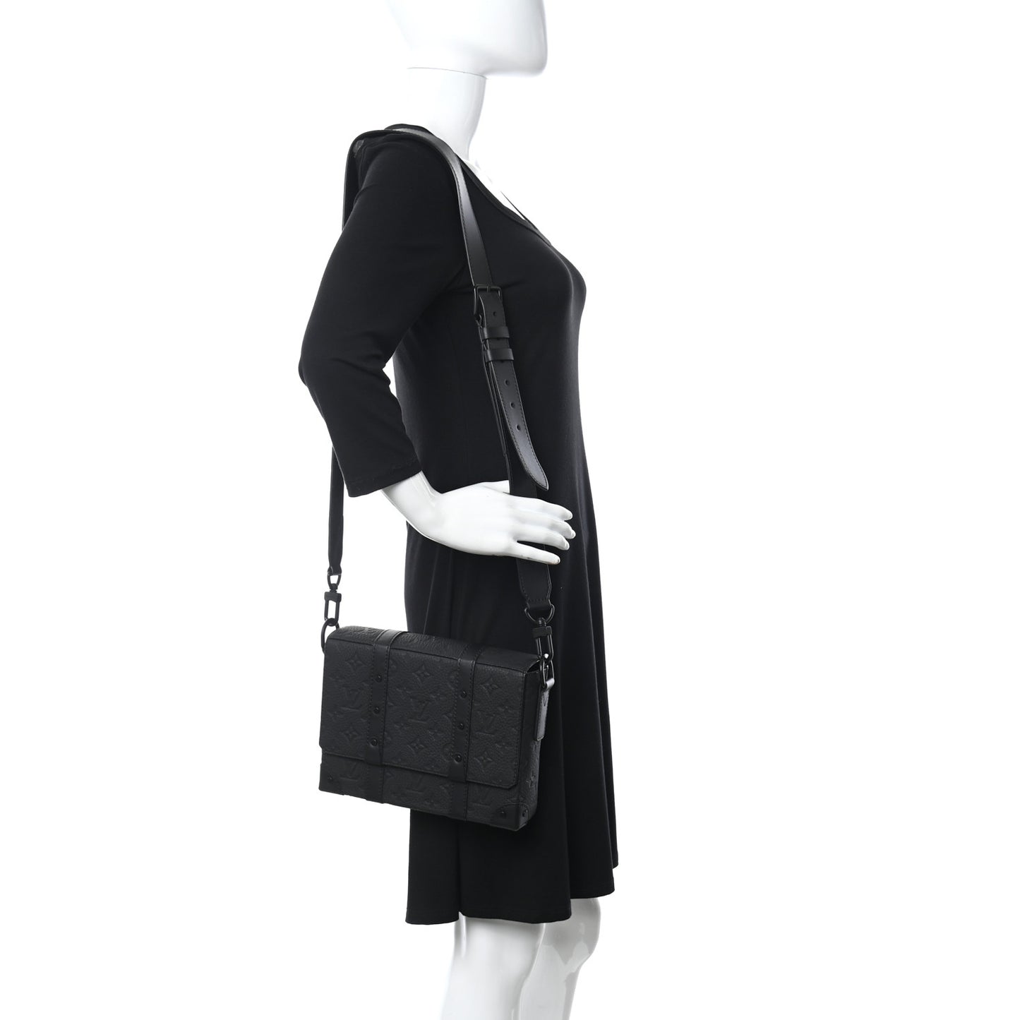 Taurillon Monogram Trunk Messenger Black