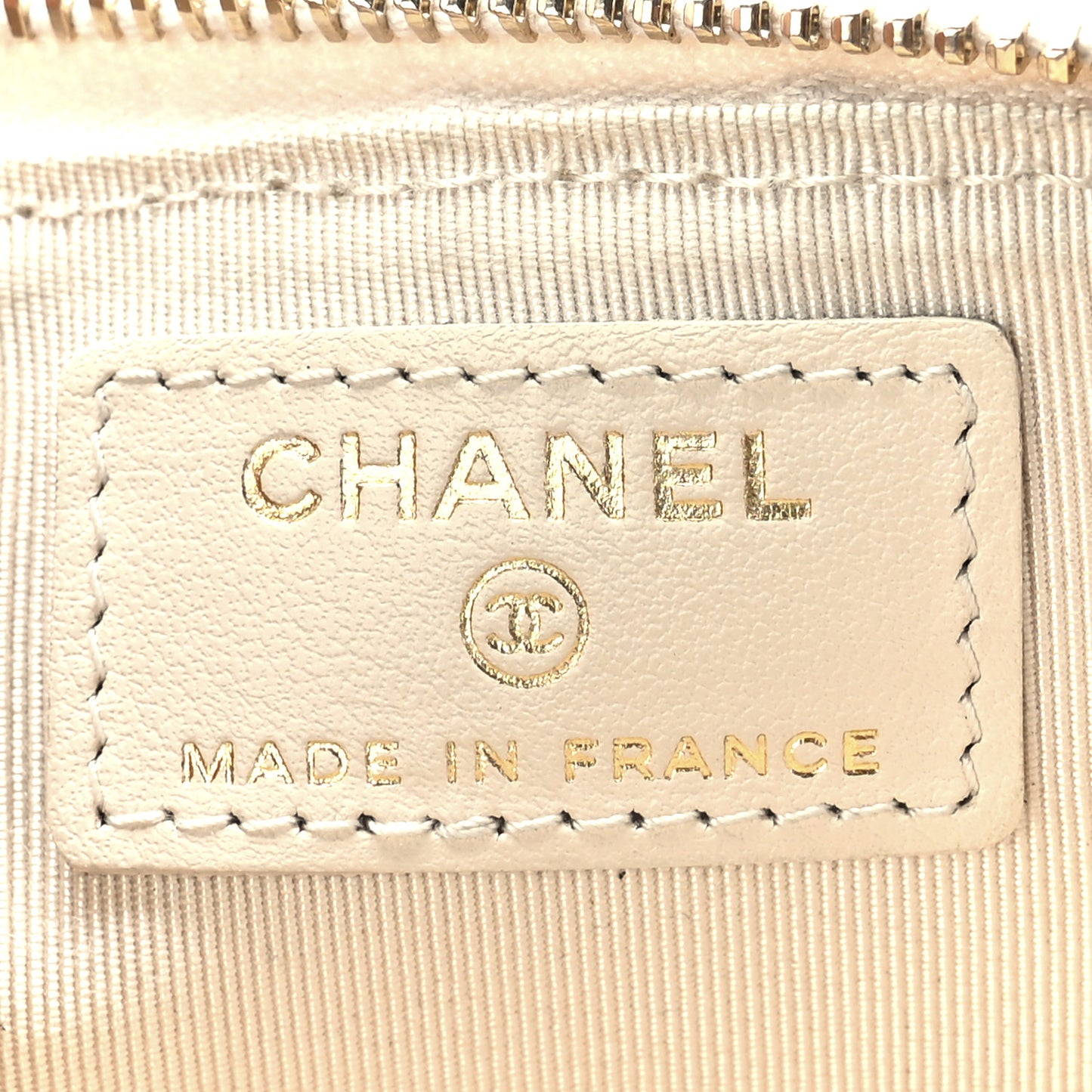 Caviar Quilted Classic iPhone Pouch Light Beige