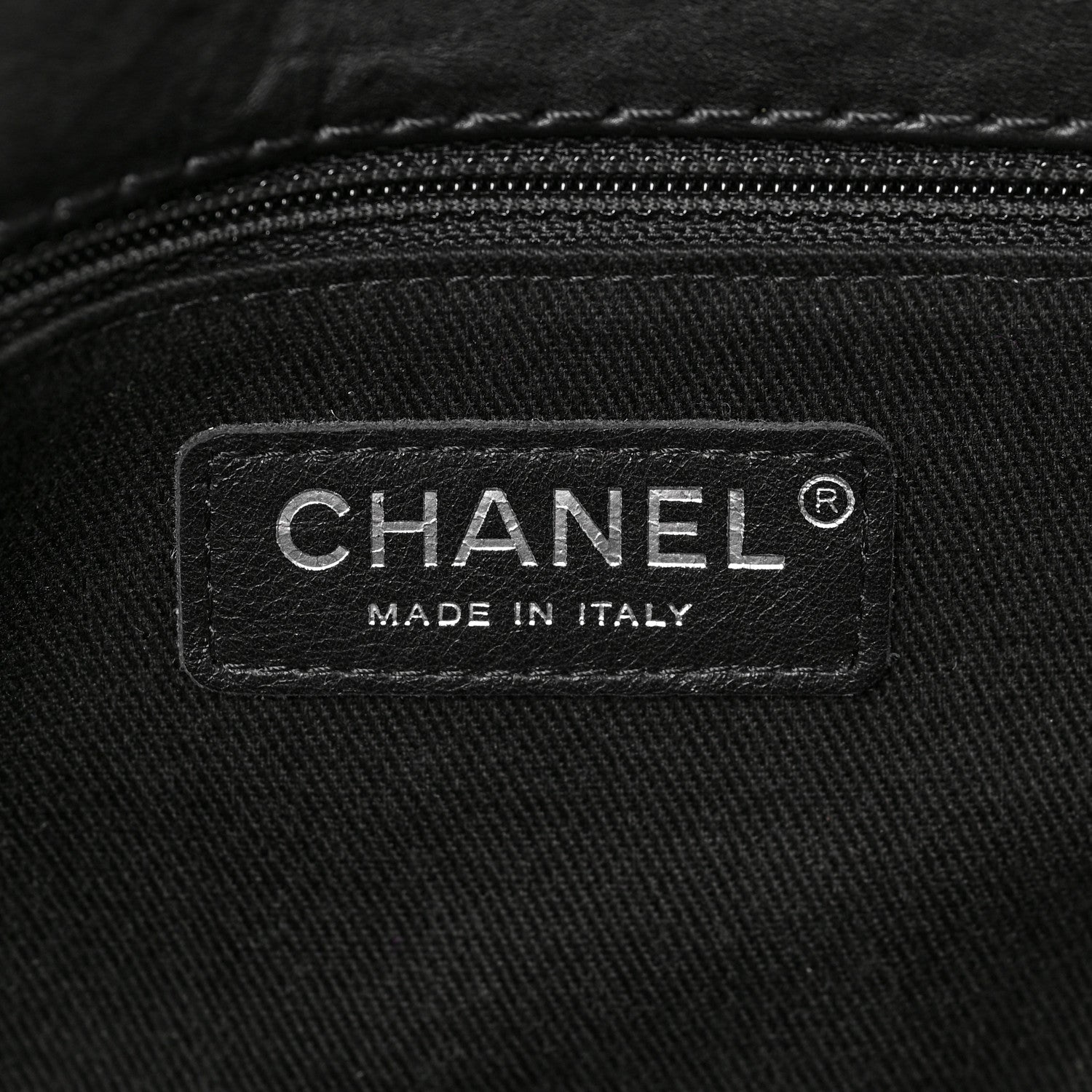 Chanel Washed Calfskin Diamond Stitch Hamptons Clutch With Chain Black 6 of 9
