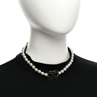 Chanel Pearl Resin CC Choker Necklace Gold White Black 2 of 5