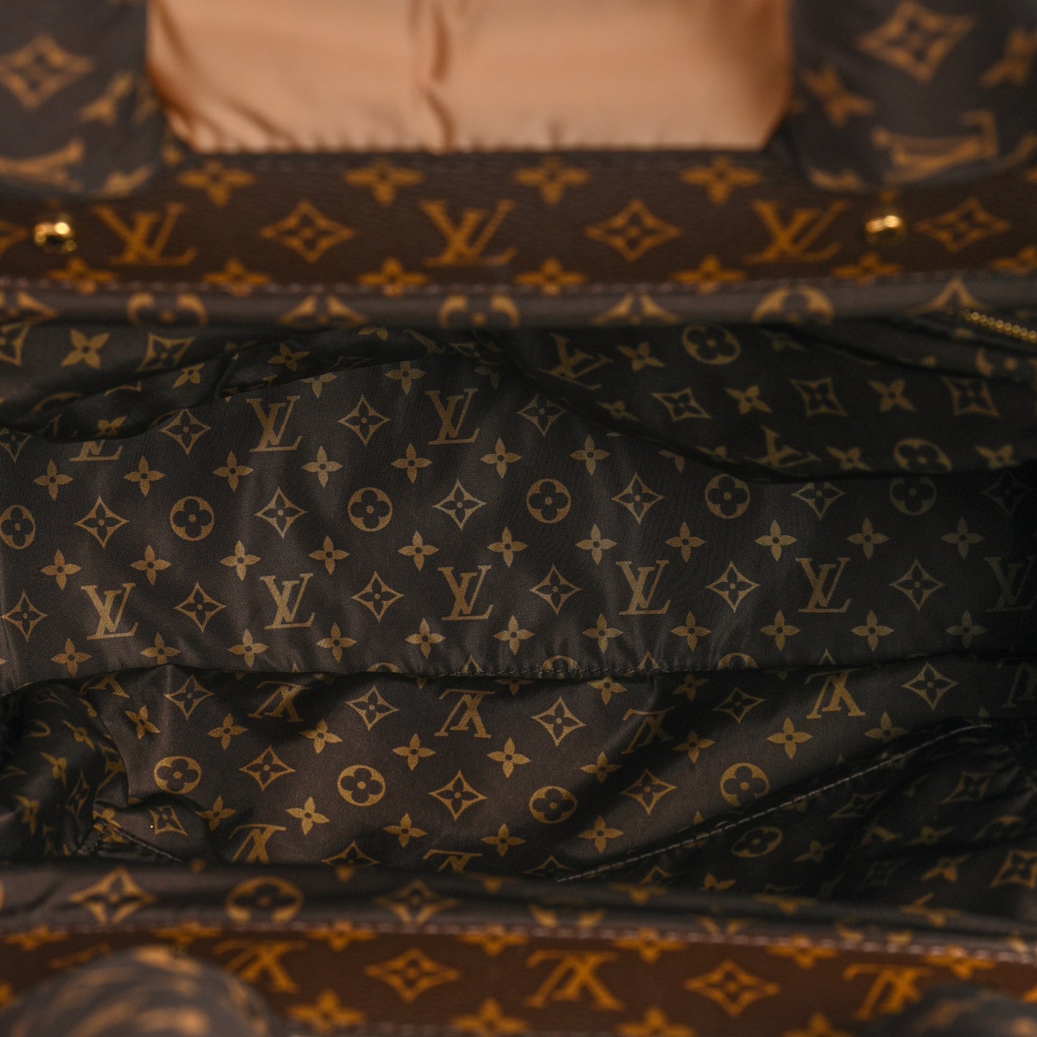 Louis Vuitton Econyl Monogram Pillow Giant Onthego GM Beige 5 of 8