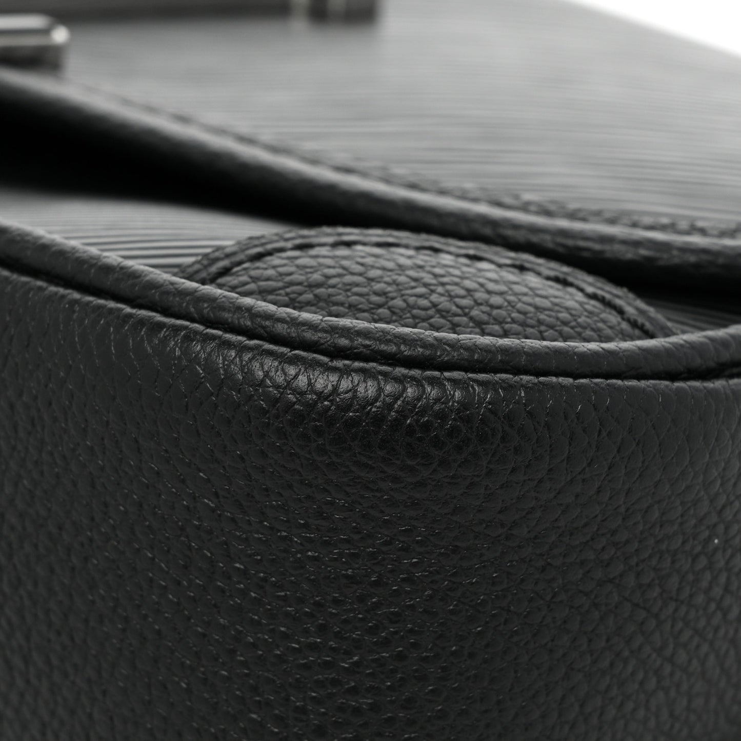 Epi Buci Crossbody Black