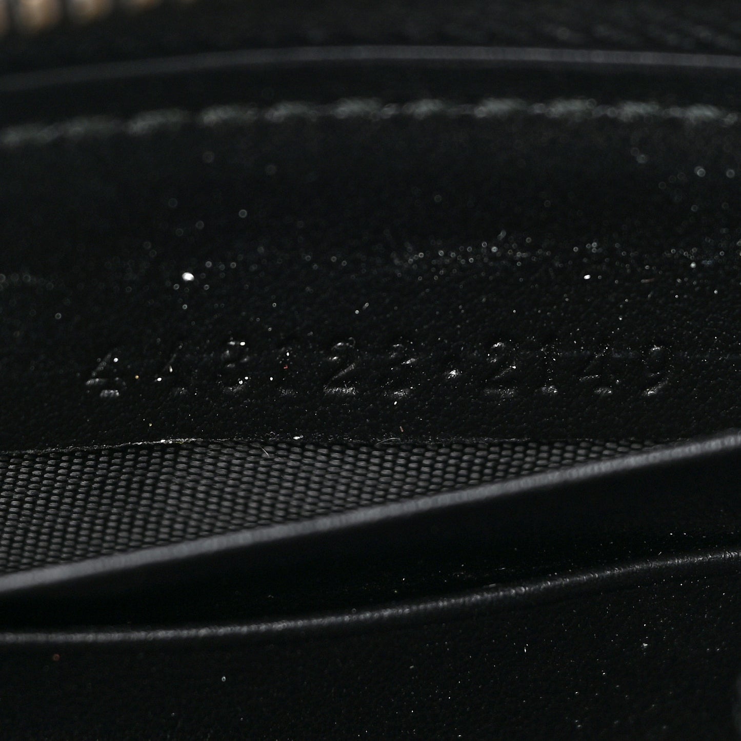 Calfskin Matelasse GG Marmont Zip Around Wallet Black