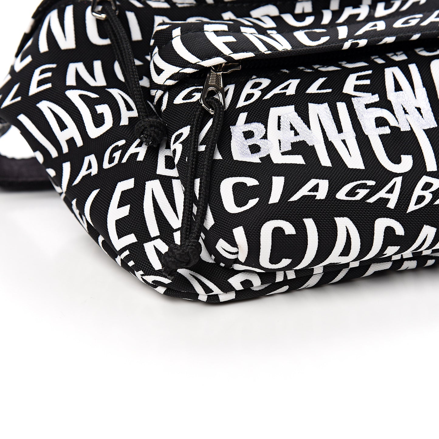 Nylon Wave Logo Print Wheel Beltpack Black White