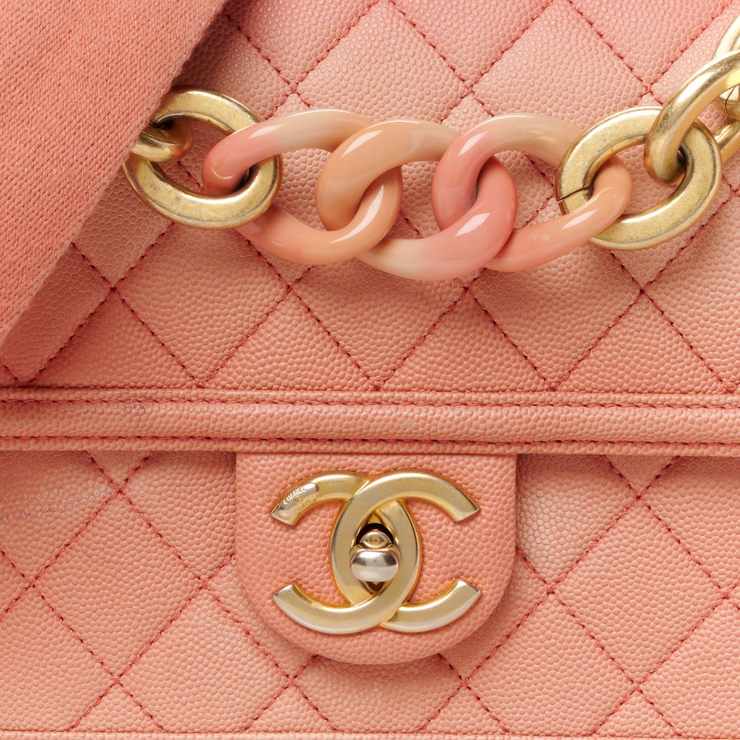 Caviar Quilted Medium Sunset On The Sea Flap Coral