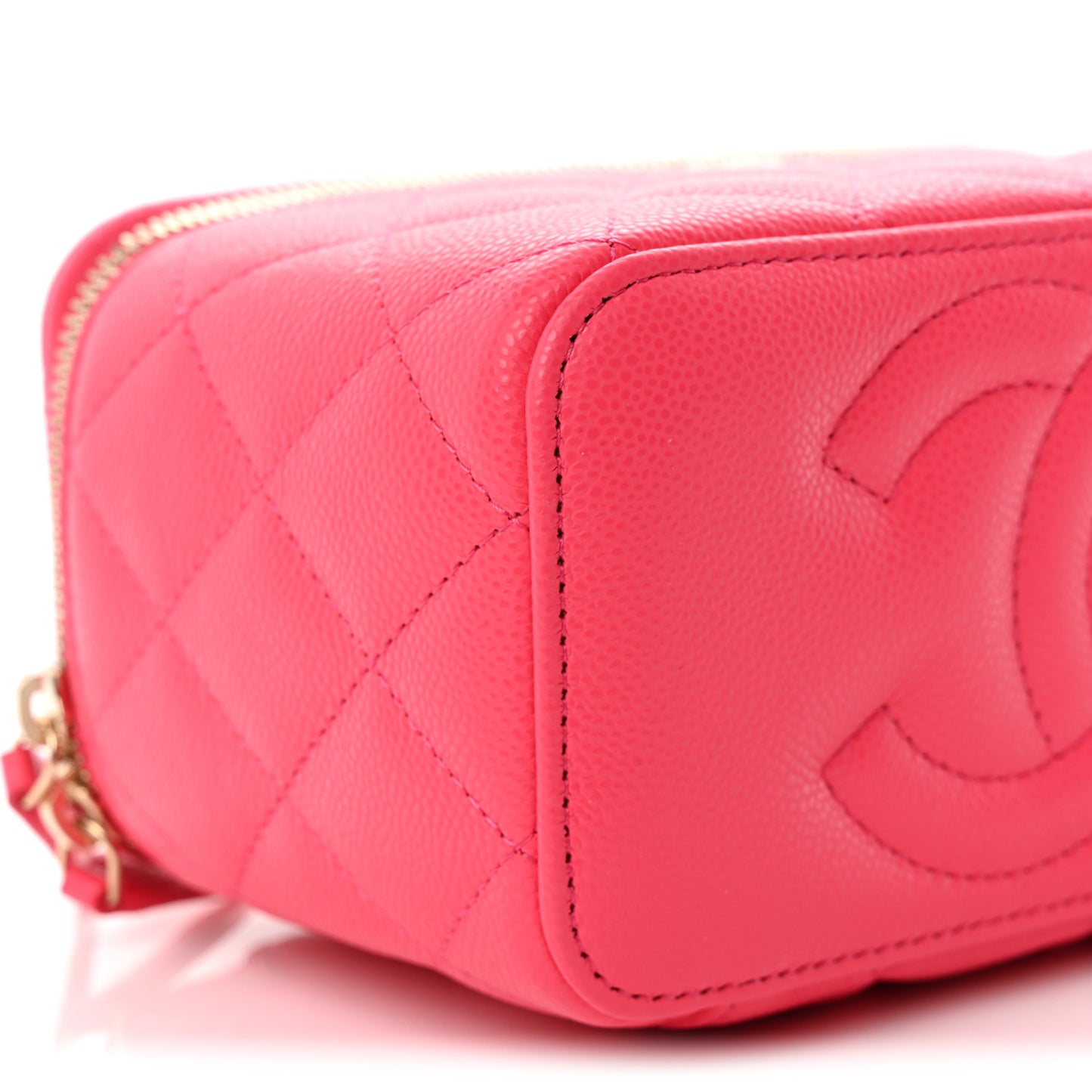Caviar Quilted Small Vanity Case With Chain Pink