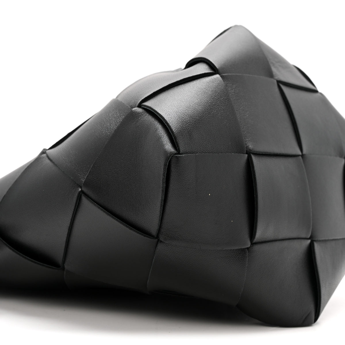 Bottega Veneta Nappa Maxi Intrecciato Clasp Bucket Bag Black 8 of 11