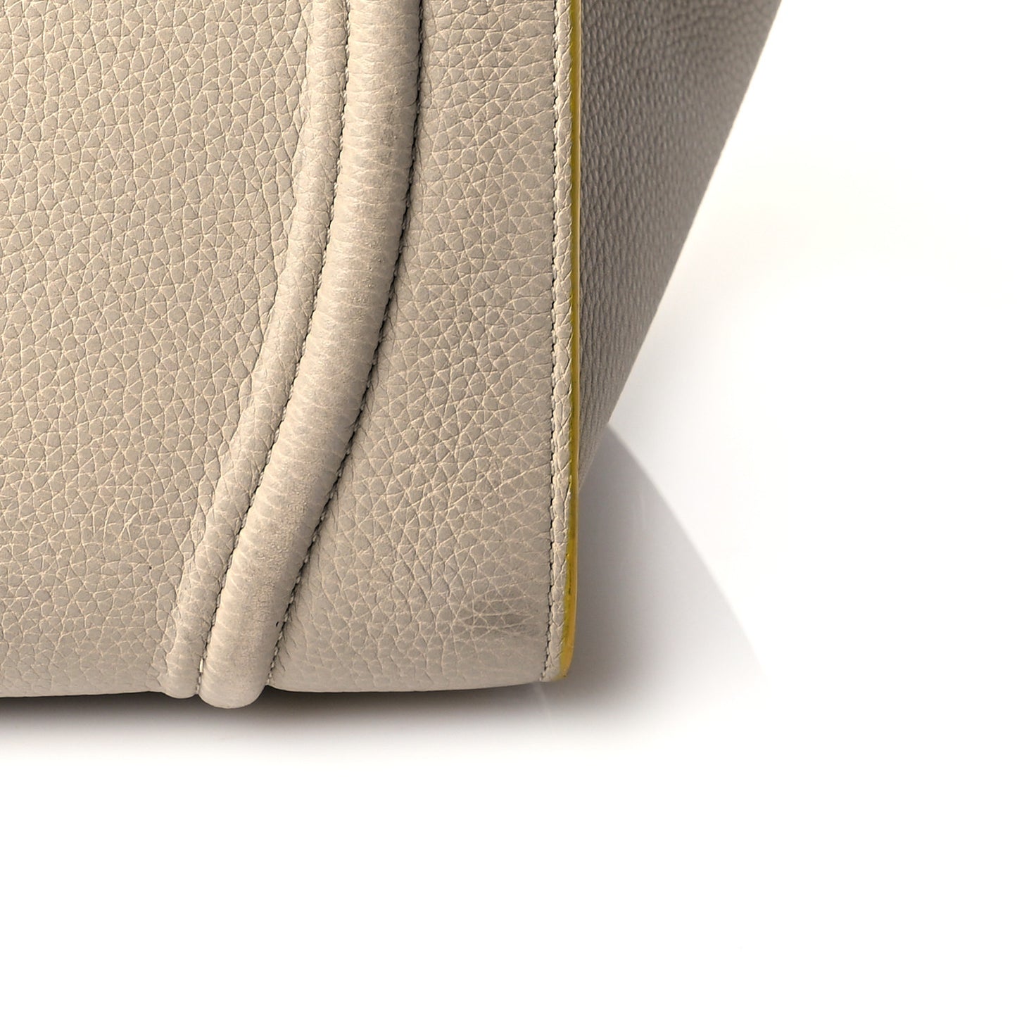 Grained Calfskin Medium Phantom Luggage Powder