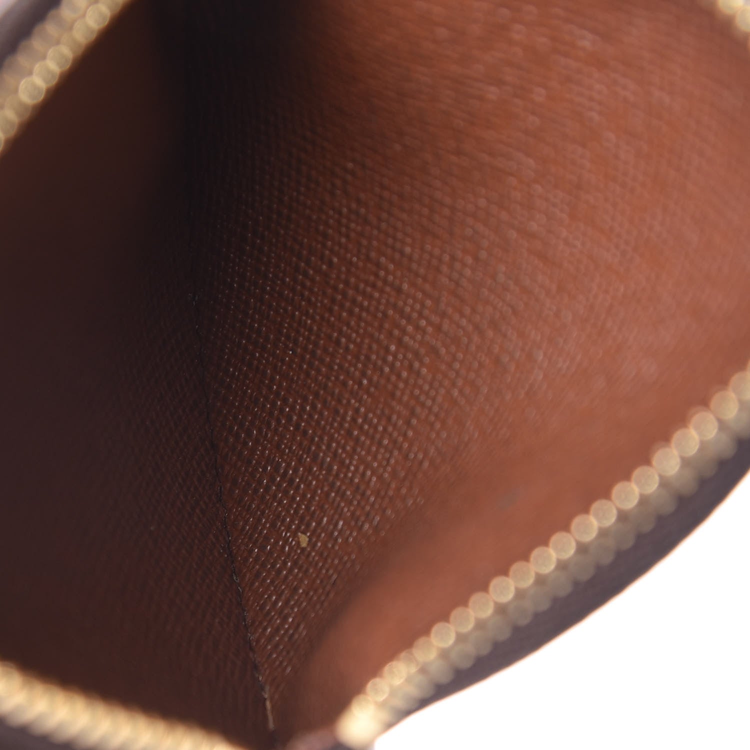 Louis Vuitton Monogram Round Coin Purse 5 of 9