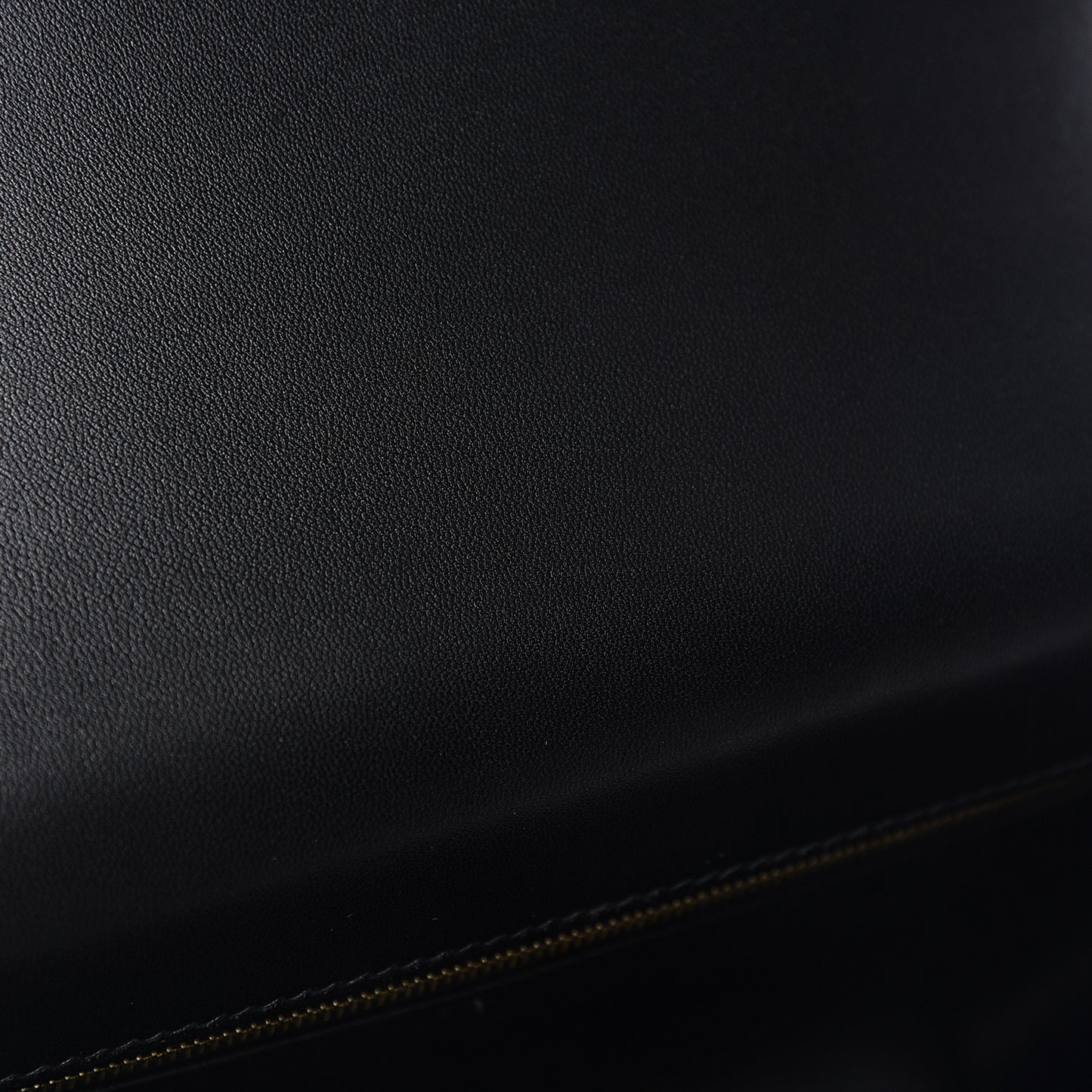 Epsom Constance 24 Black