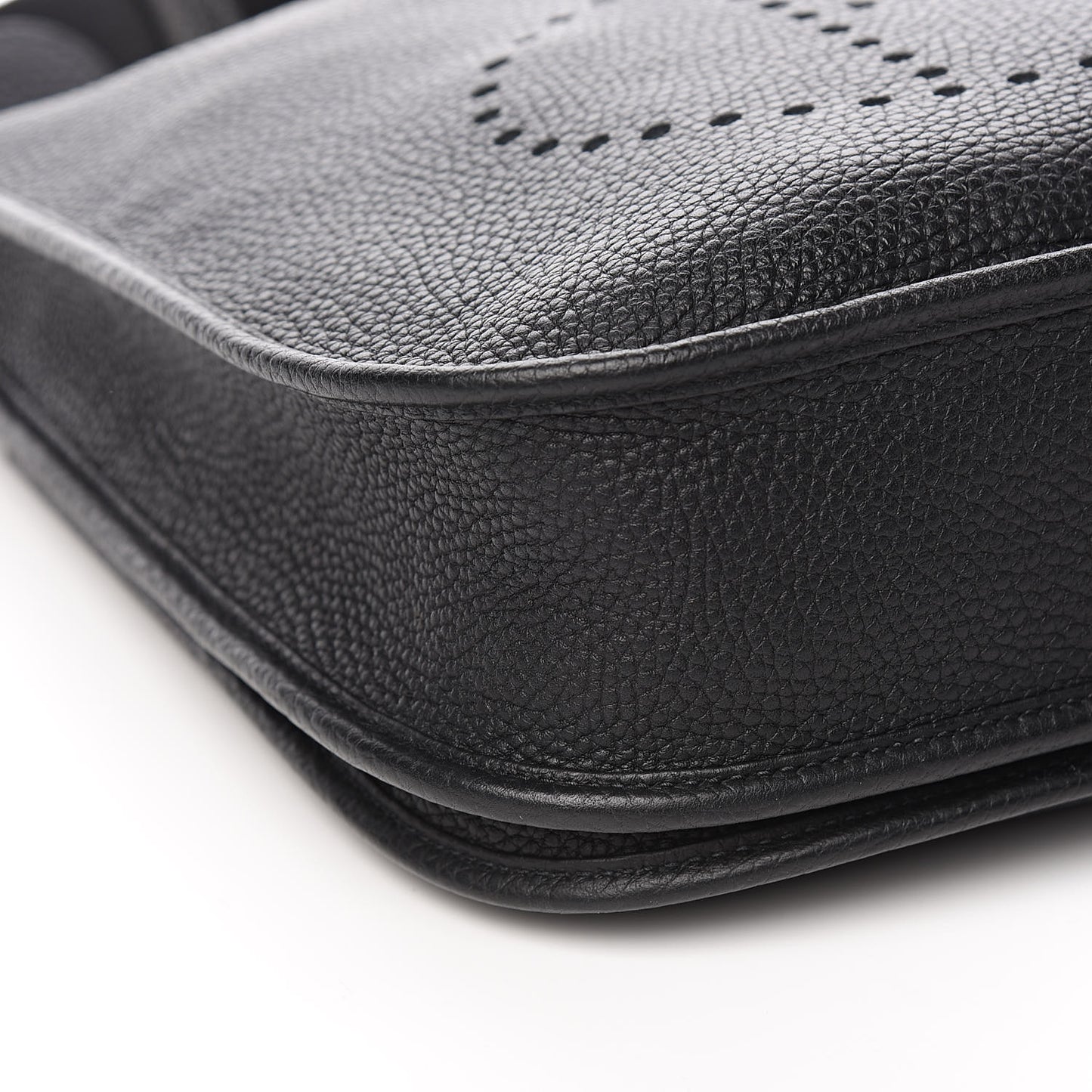 Taurillon Clemence Evelyne III PM Black