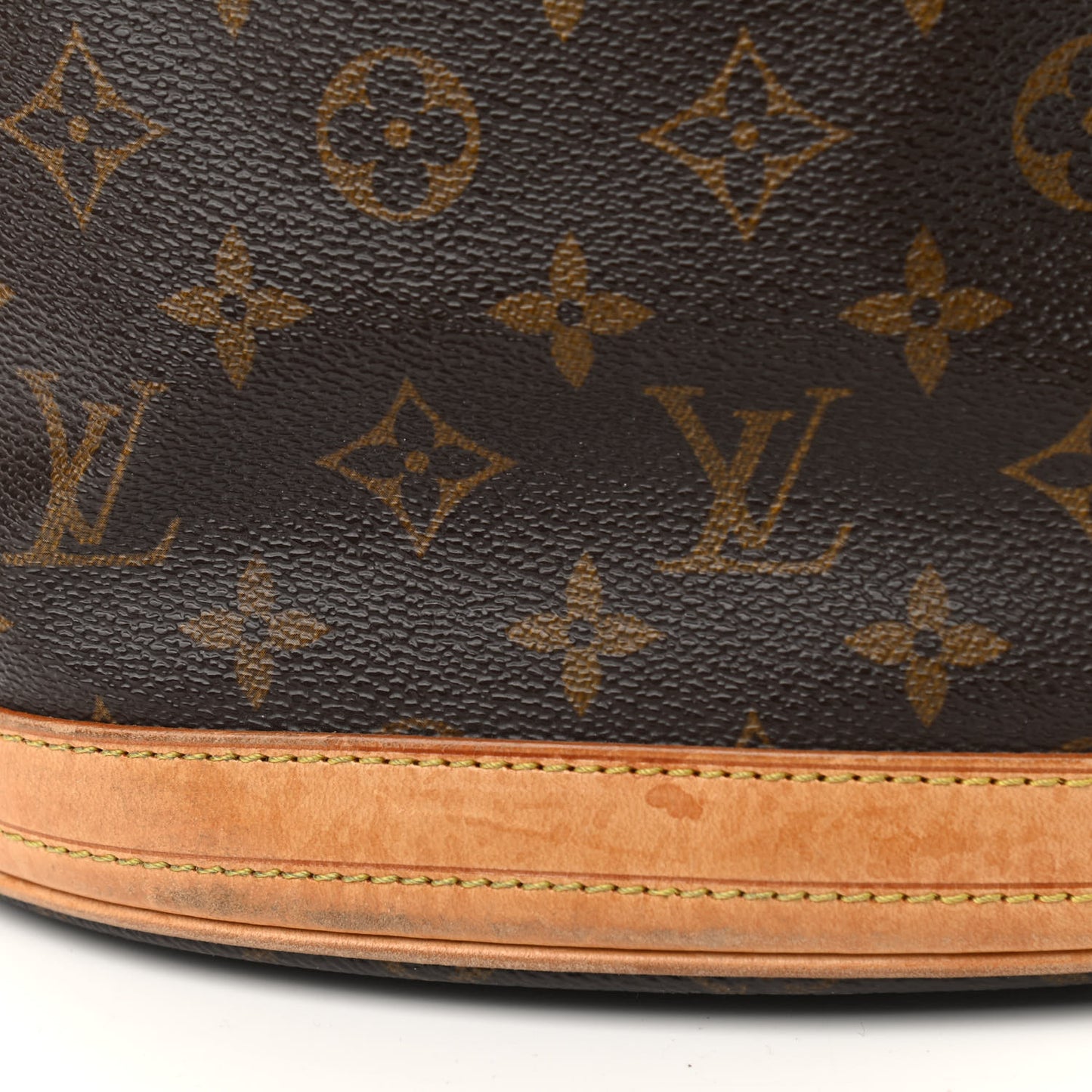 Monogram Petit Bucket 23