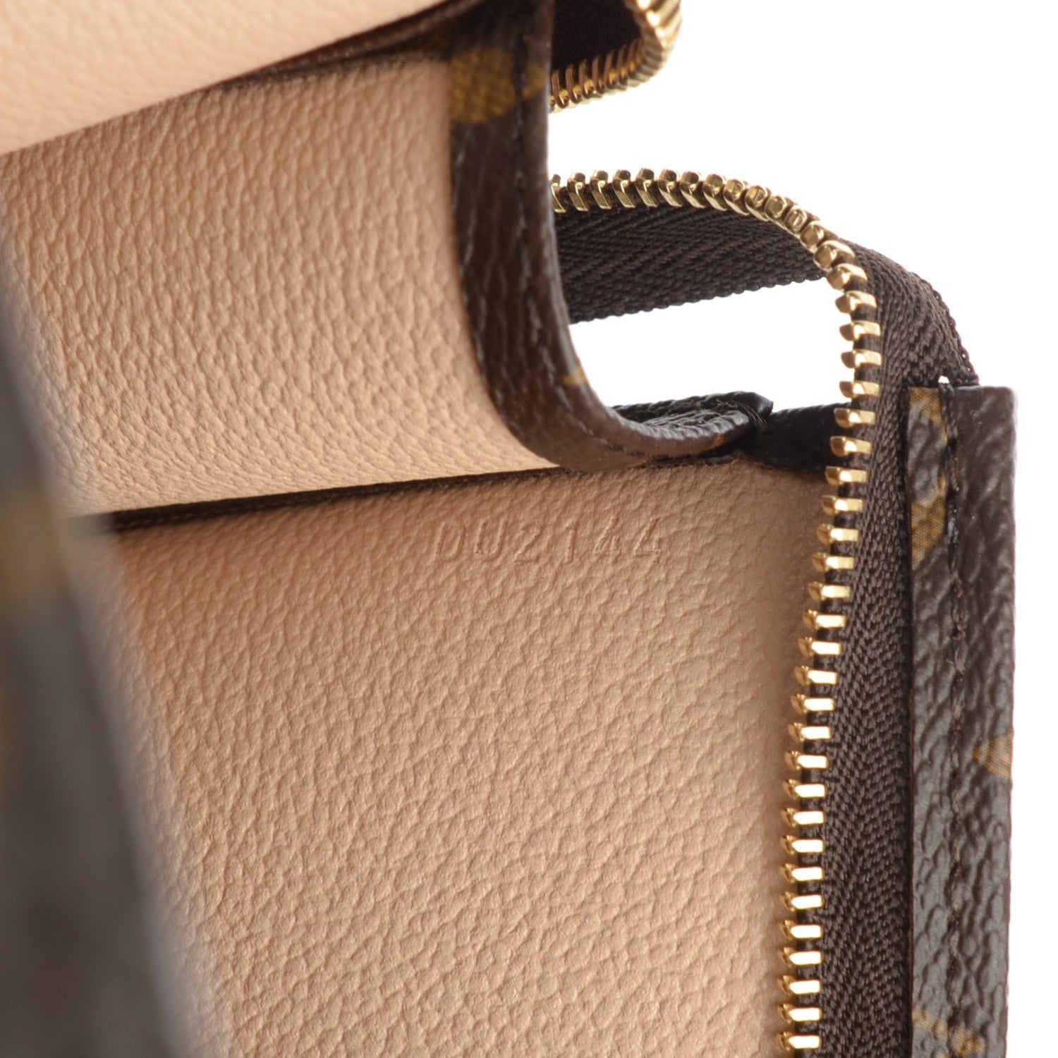 Louis Vuitton Monogram Poche Toilette 26 6 of 7