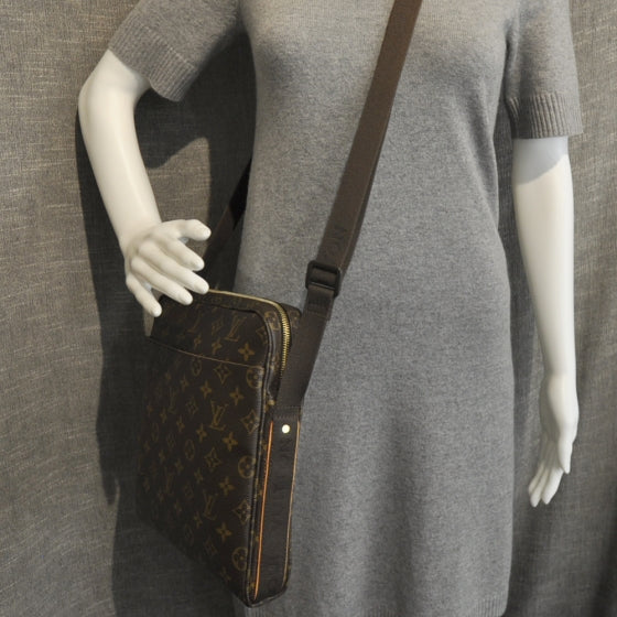 Louis Vuitton Monogram Trotteur Beaubourg 3 of 9